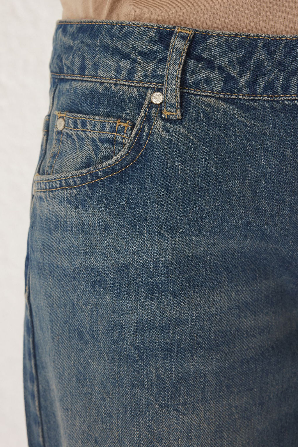 Mavi Dusuk Bel Duz Kesim Straight Wide Jeans TWOSS25JE00078 - Trendyolmilla фото 4