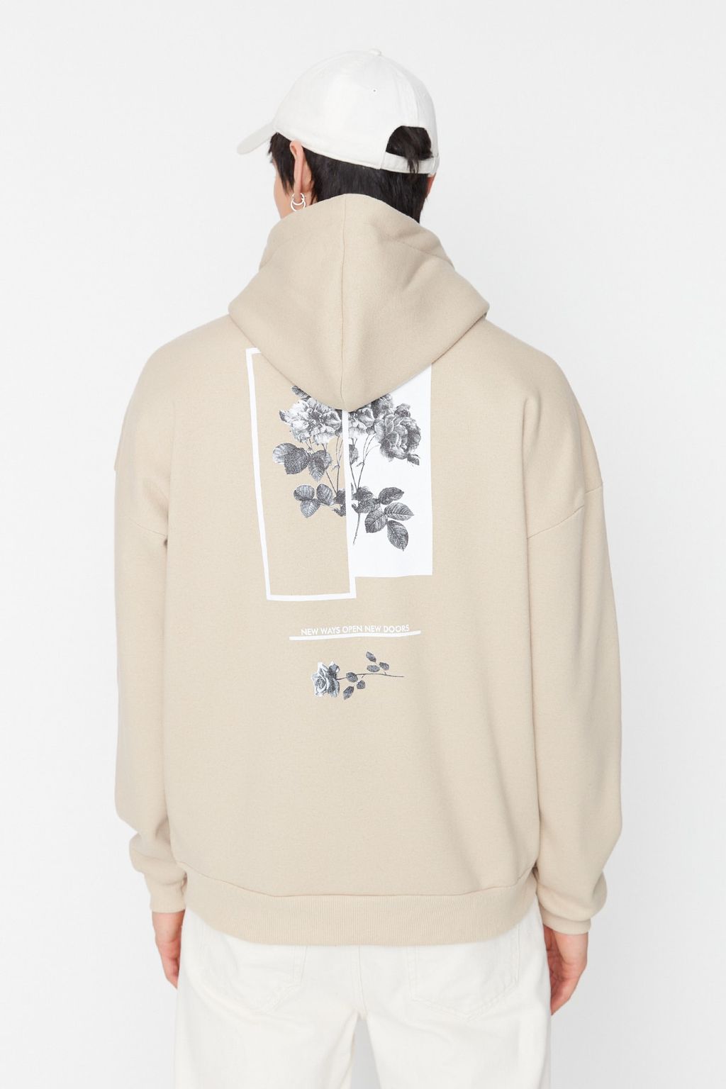 Bej Oversize/Genis Kesim Kapusonlu Ici Polar/S?cak Tutan Cicek Bask?l? Sweatshirt TMNAW22SW1651