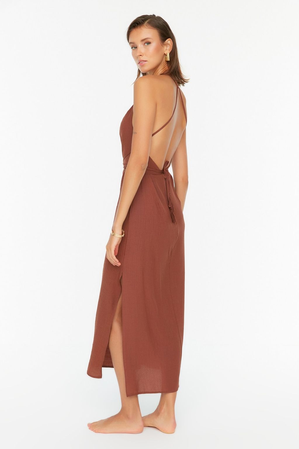TRENDYOLMILLA Kahverengi Midi Dokuma S?rt Dekolteli Plaj Elbisesi TBESS22EL0727  фото 2