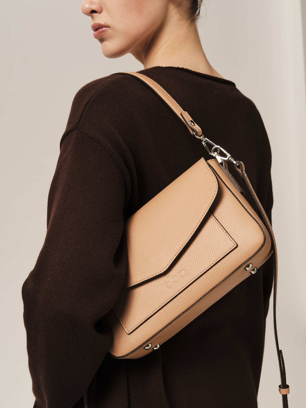 Кожаная сумка Rosie DBR 31158 бежевая нуга фото 4