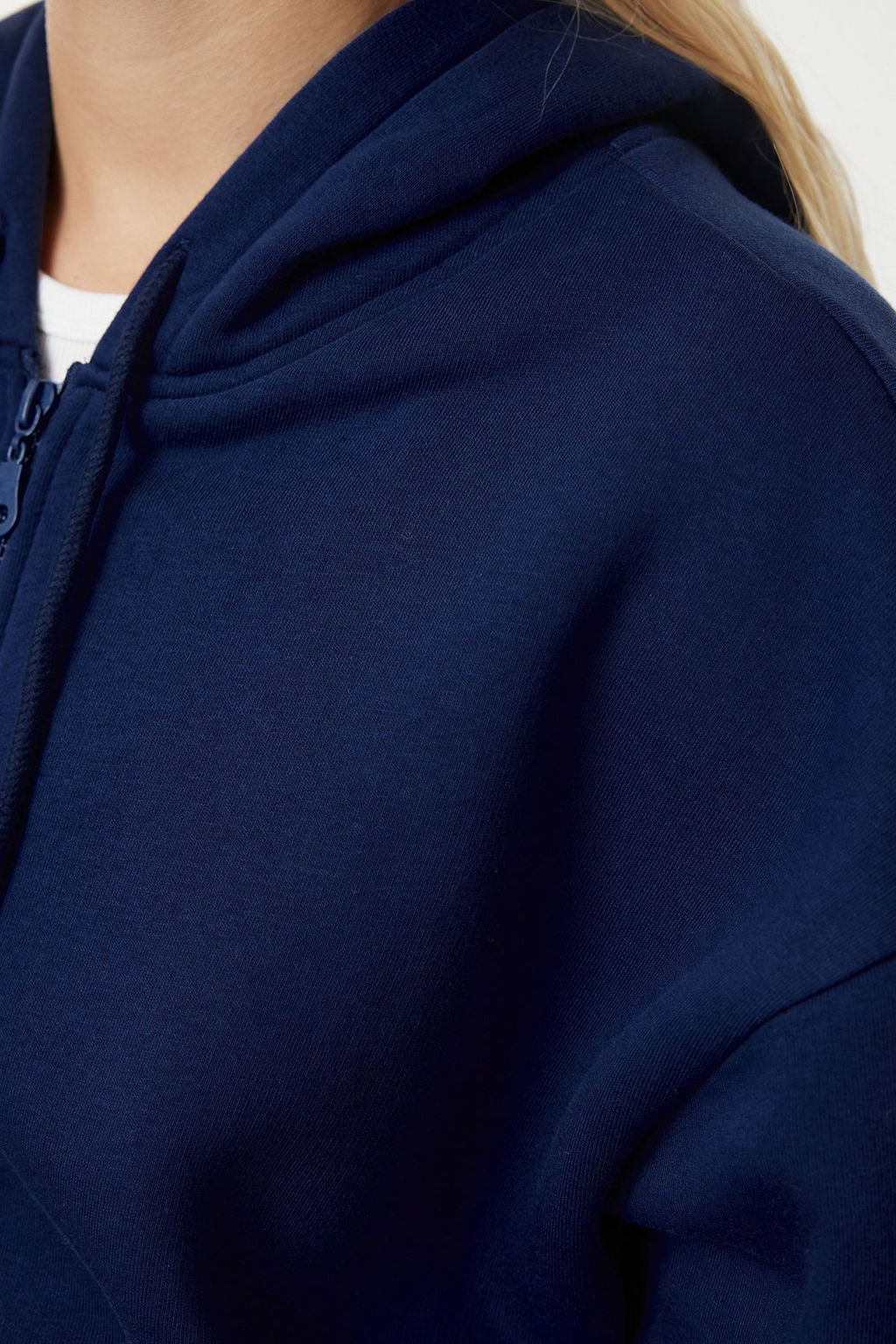 Koyu Lacivert Oversize/Rahat Kesim Fermuarl? Kal?n Ici Polarl? Orme Sweatshirt TWOAW24SW00188