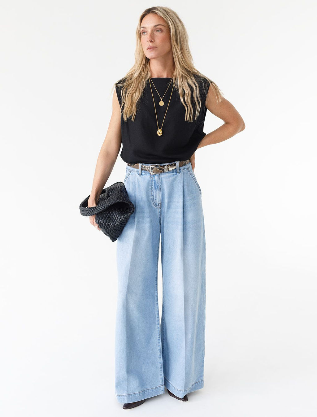 Широкие джинсы с защипами из эластичного денима - Vilatte фото 6