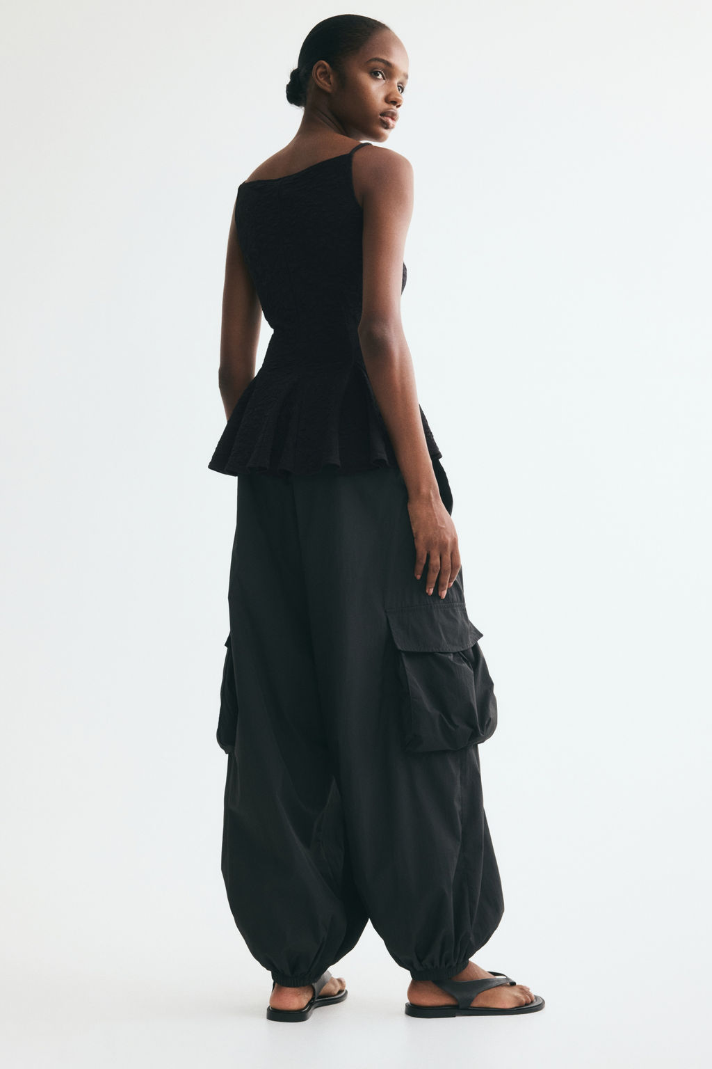 Top texturizado con peplum - H&m фото 6