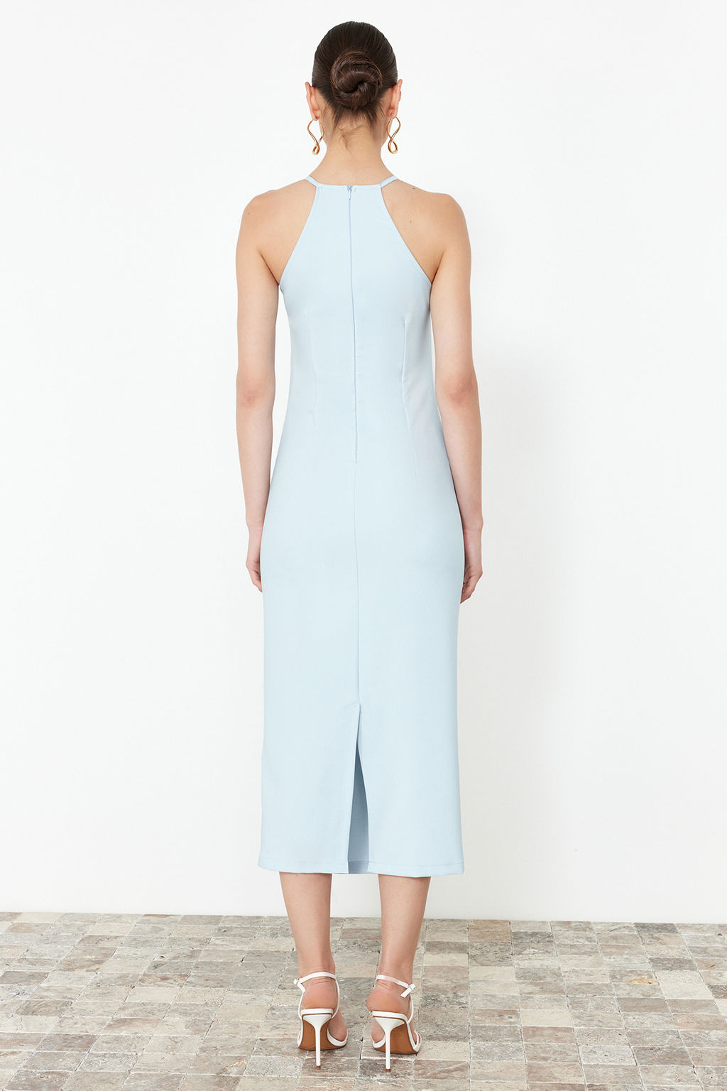 Mavi Vucuda Oturan Halter Yaka Midi Kalem Etek Dokuma Elbise TWOSS24EL00158 - Trendyolmilla фото 6