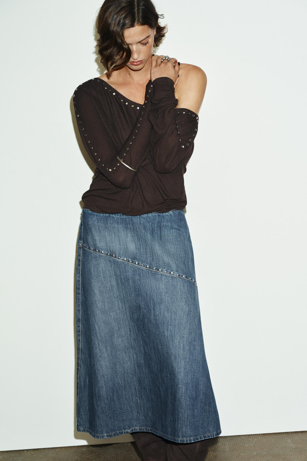 TRF STUDDED DENIM SKIRT - Zara фото 3