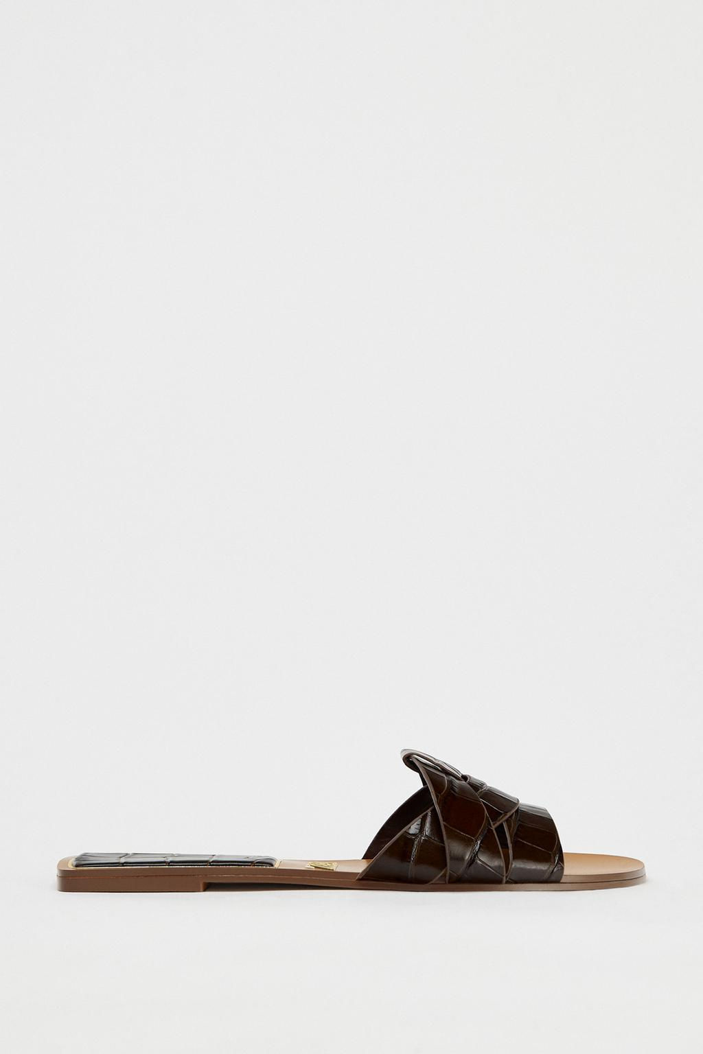 FLAT EMBOSSED LEATHER SANDALS - Zara фото 3