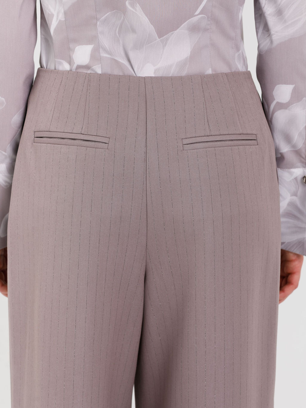 Брюки в полоску