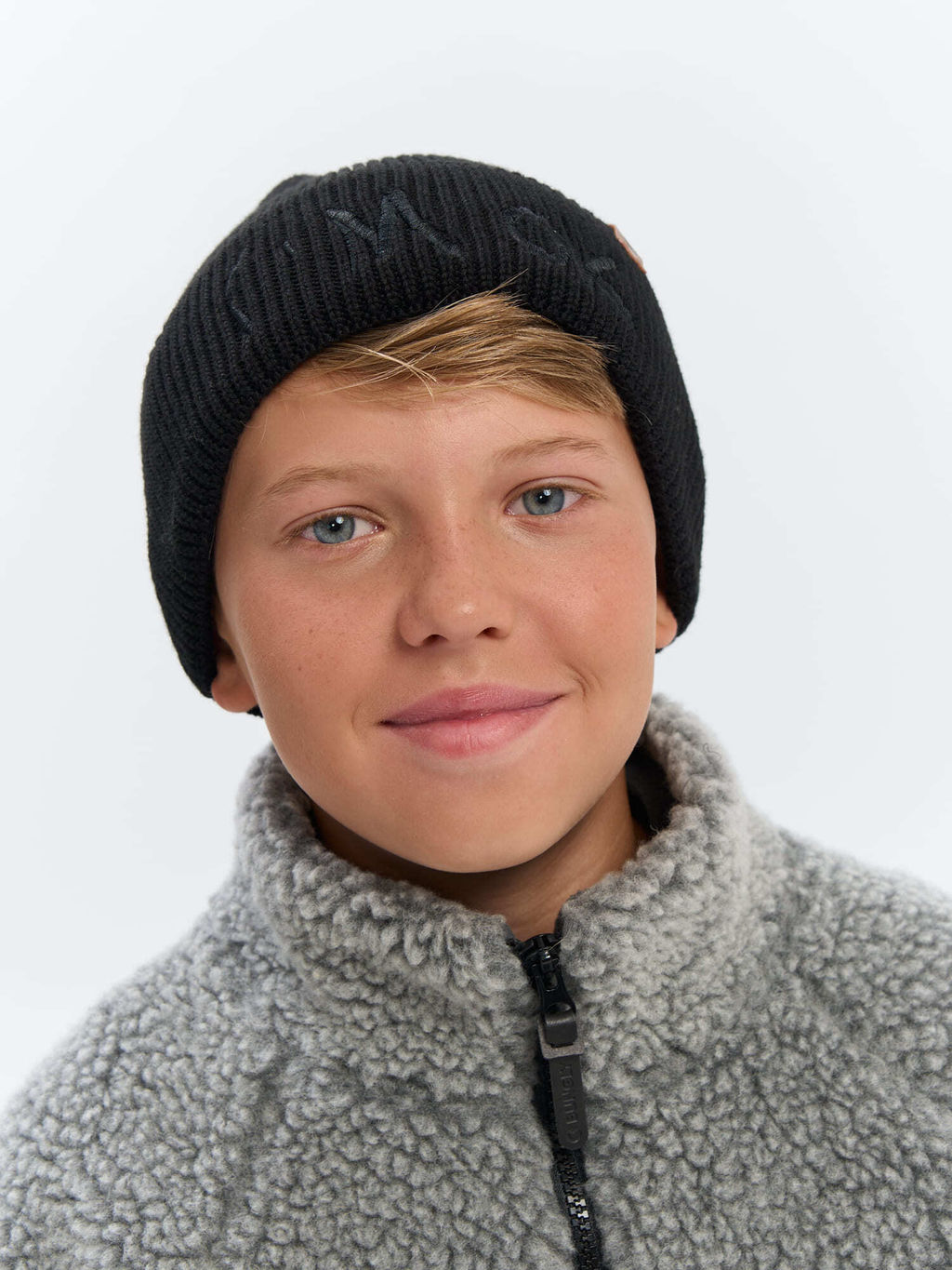 Шапка из смесового хлопка с вышивкой Уголь 7+ - Bungly фото 4