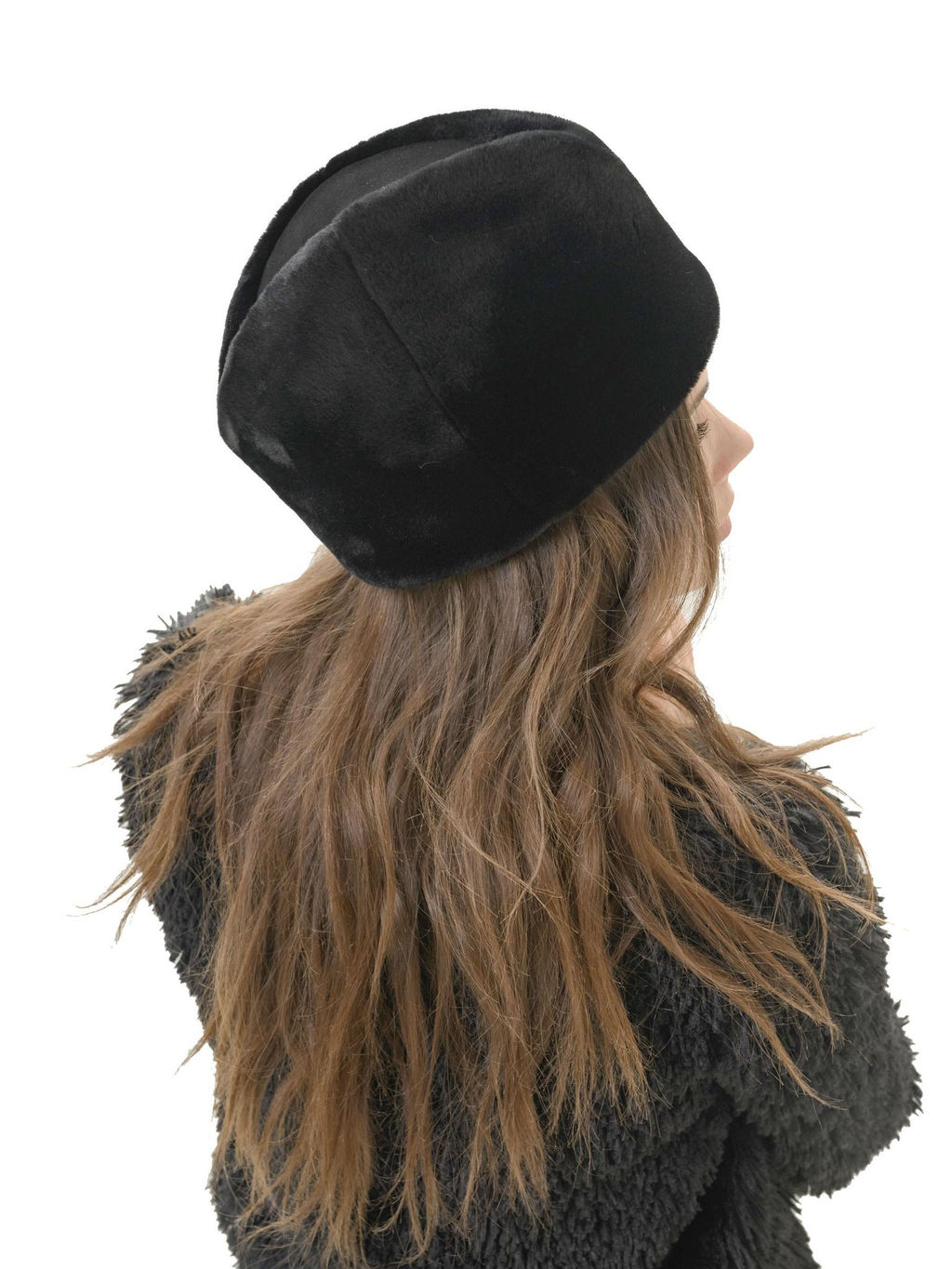 П26-22 Пилотка мех черный