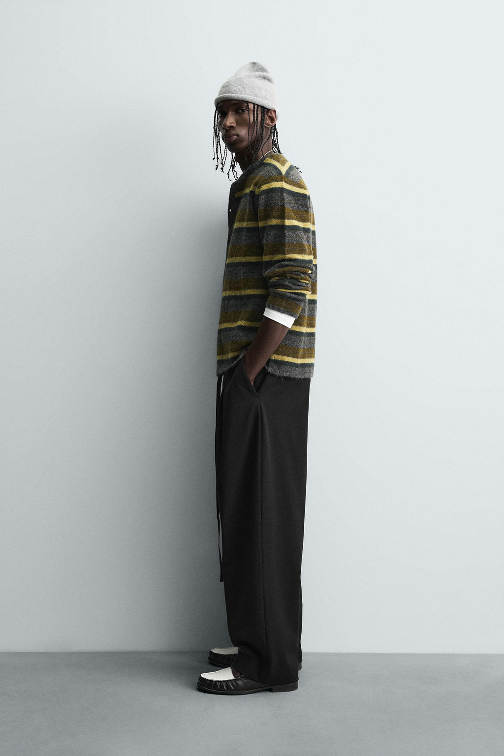 BALLOON TROUSERS WITH PLEATS AND BELT - Zara фото 4