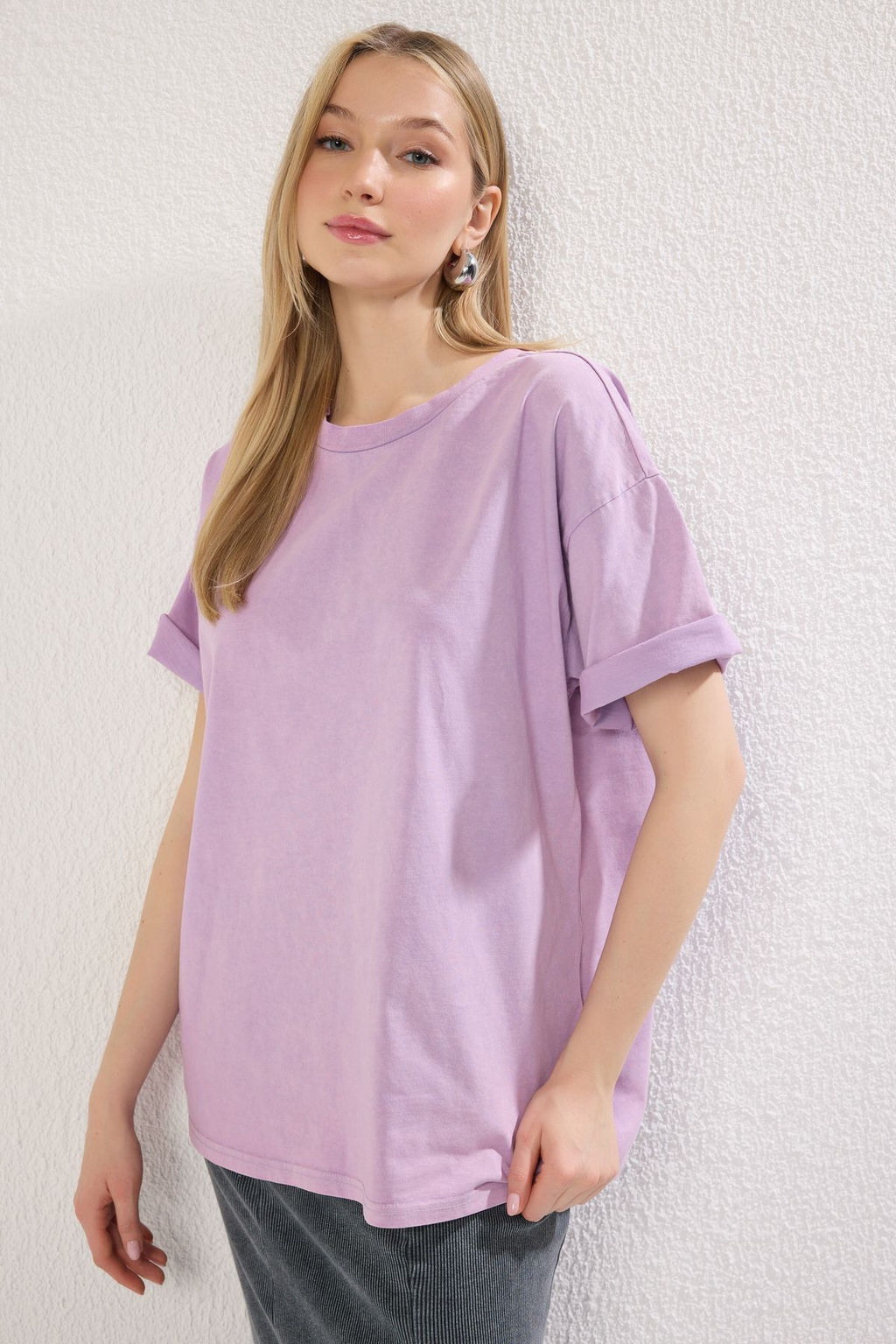 TRENDYOLMILLA Antrasit %100 Pamuk Soluk Efektli S?rt Bask?l? Boyfriend Bisiklet Yaka Orme T-Shirt TWOSS23TS00109  фото 3