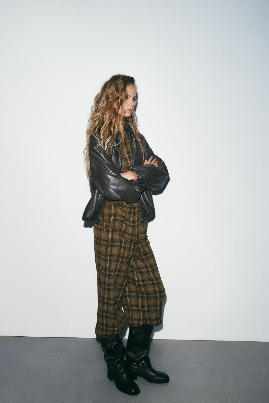 CHECK SAROUEL TROUSERS - Zara фото 14
