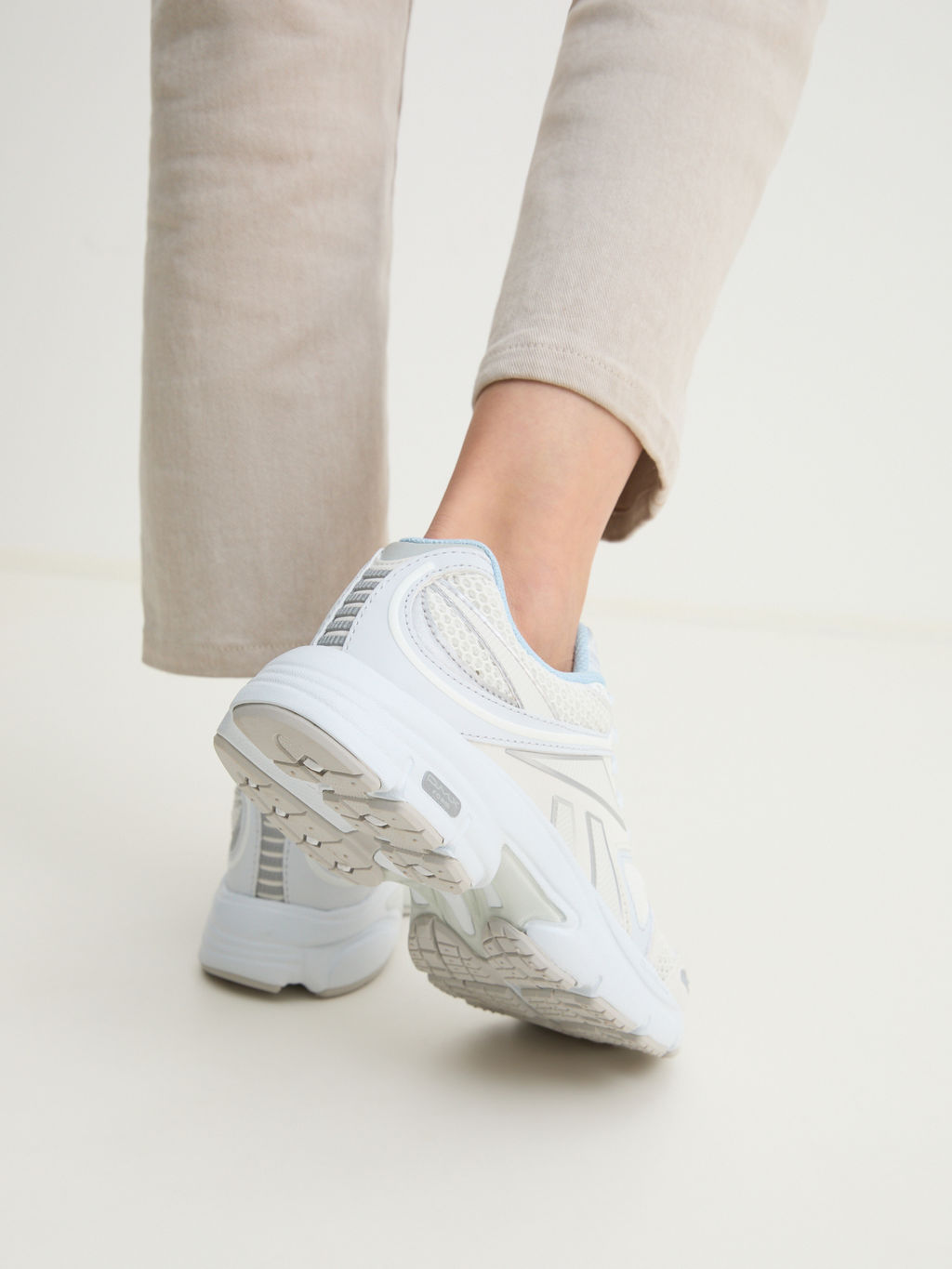 Женские кроссовки REEBOK RBK PREMIER ROAD PLUS VI Артикул 4123649, белый