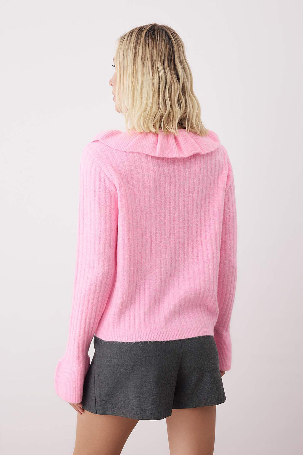 Ekru Dugme ve F?rf?r Detayl? V Yaka Yumusak Dokulu Triko H?rka TWOAW26HI00041 - Trendyolmilla фото 4