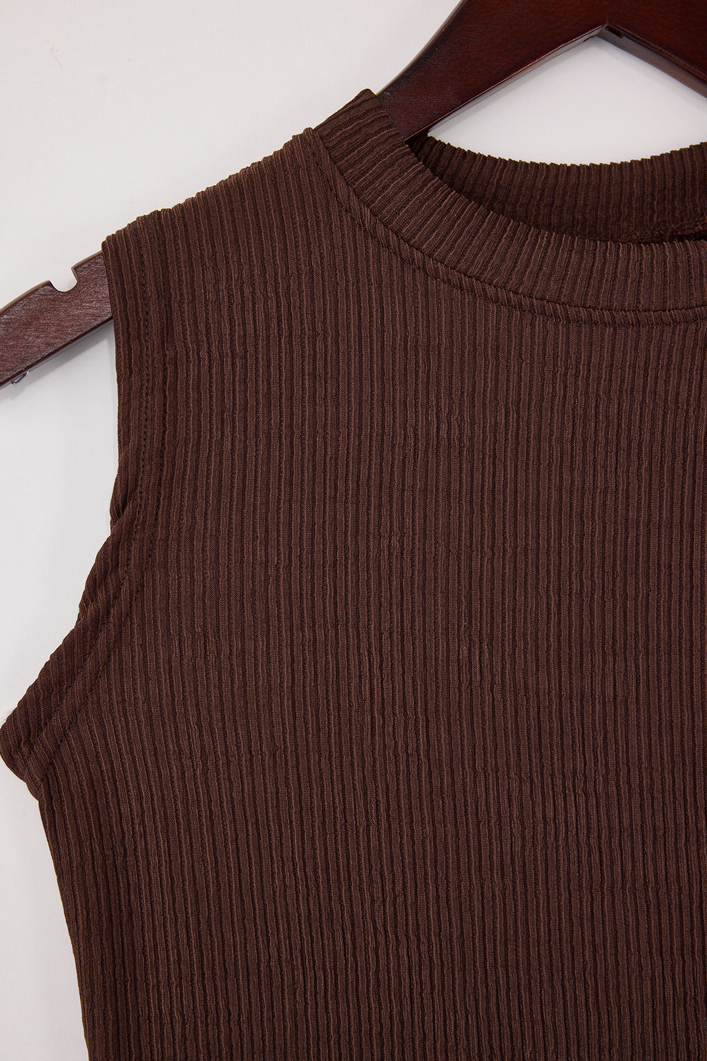 Kahverengi Bodycon Dik Yaka Kolsuz Midi Dokulu Orme Elbise TWOSS26EL00038 - Trendyolmilla фото 13