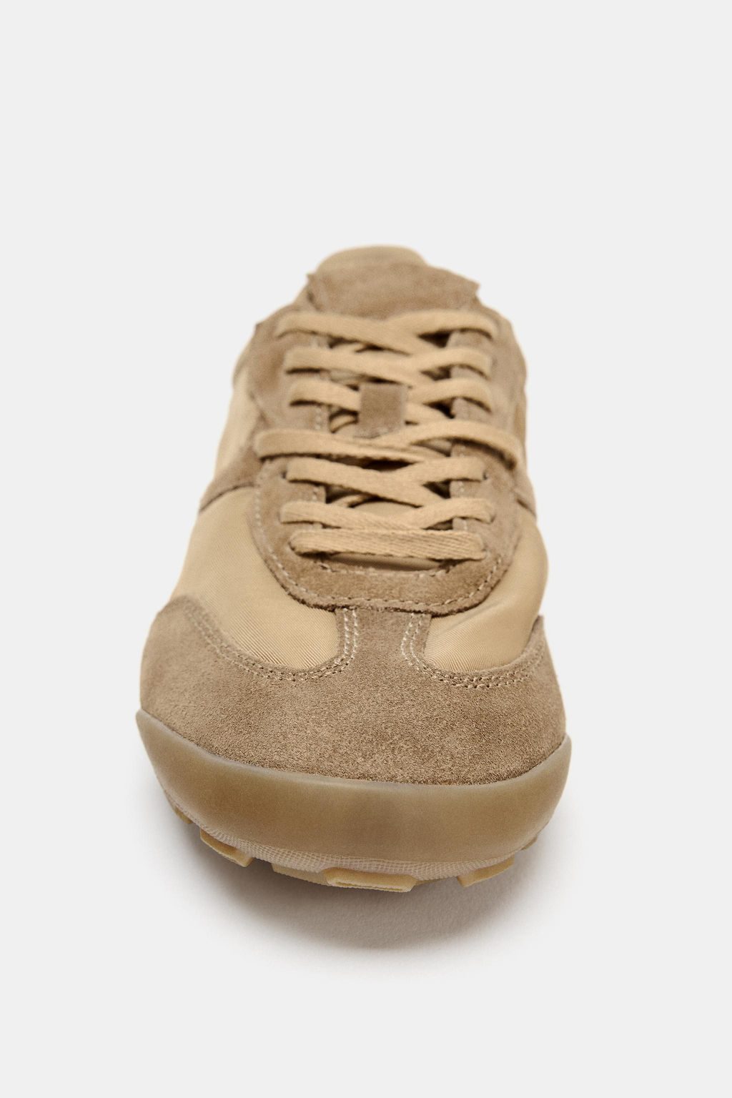 SOFT RUNNING TRAINERS