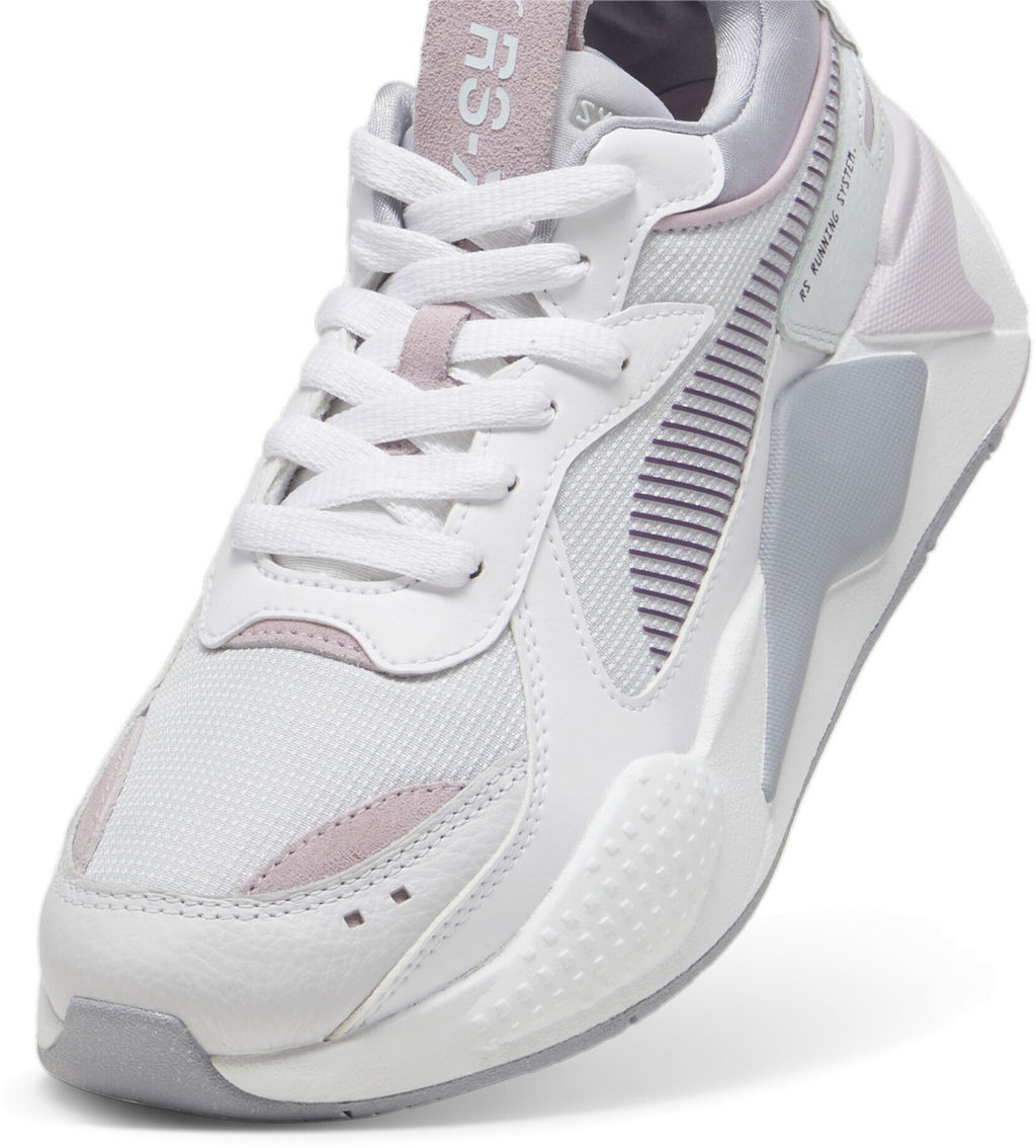 Кроссовки женские