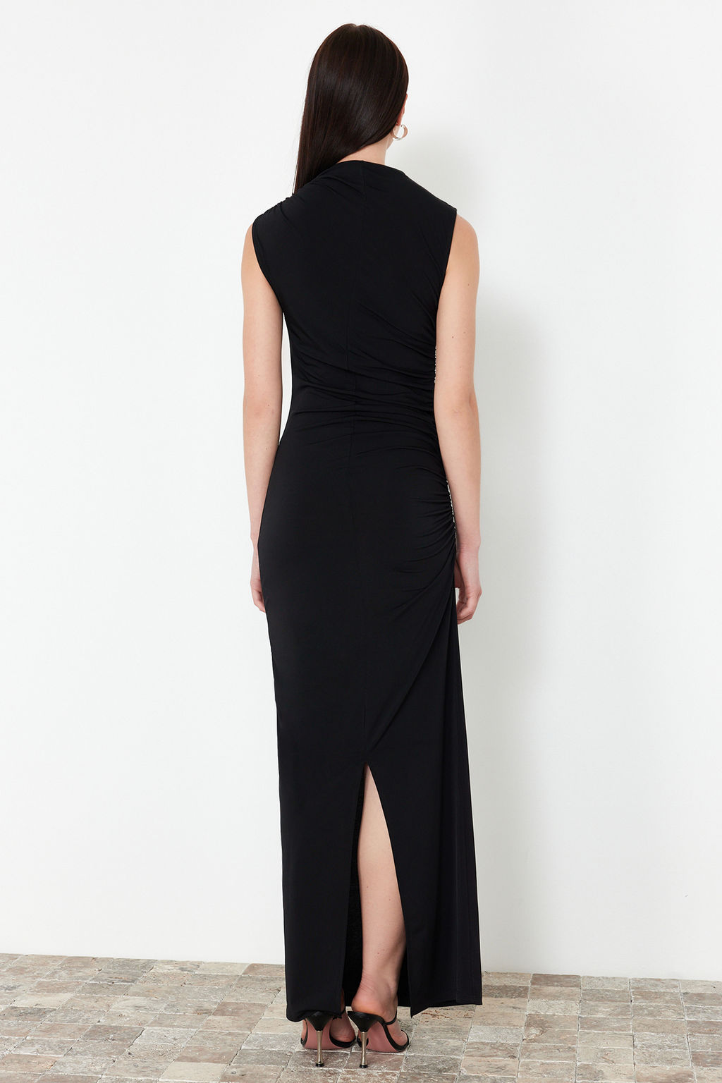 TRENDYOLMILLA Siyah Drapeli Fitted/Vucuda Oturan Dik yaka Kolsuz Esnek Orme Maxi Kalem Elbise TWOSS24EL00830  фото 6