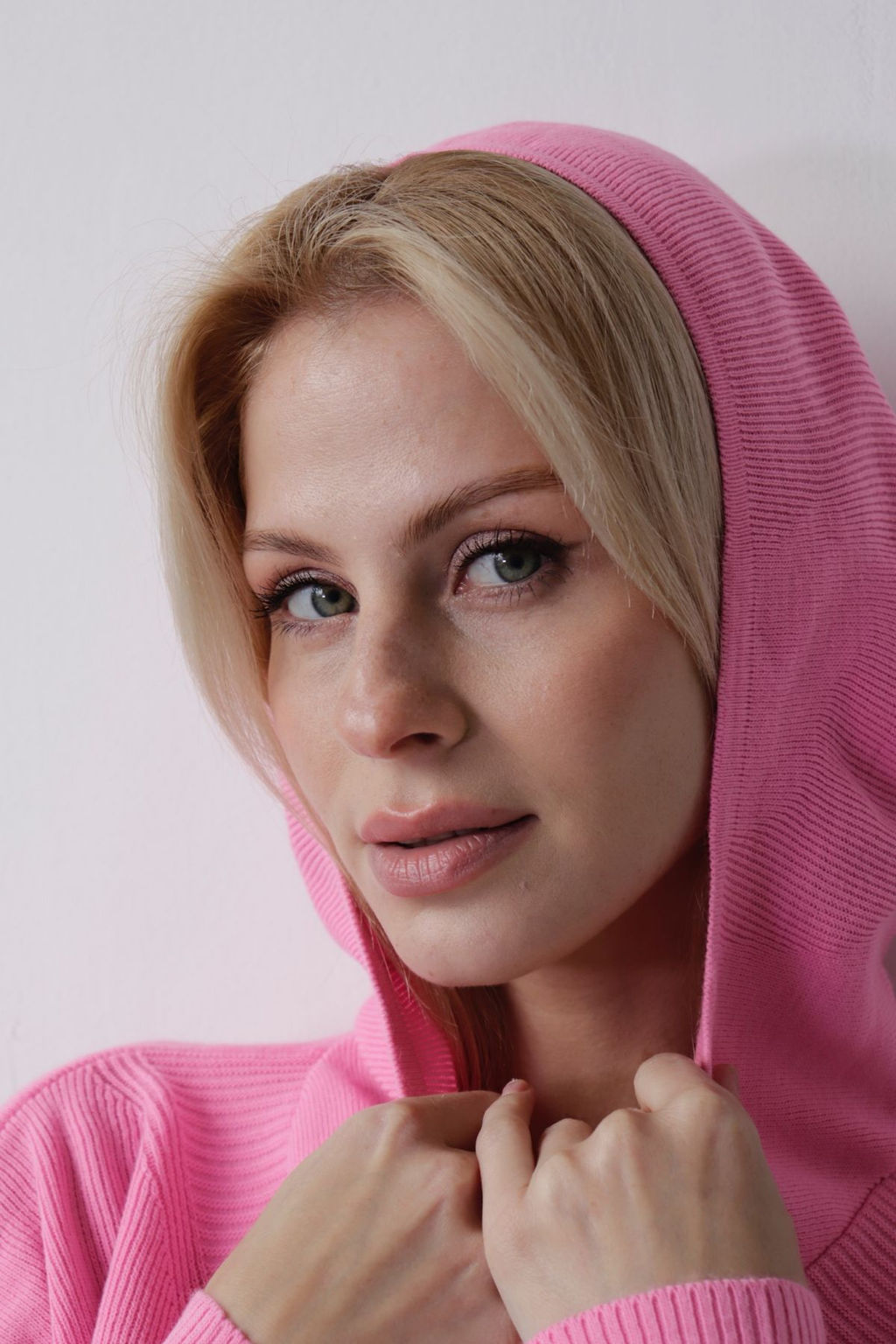 10669 Пуловер с капюшоном розовый - Martichelli фото 6