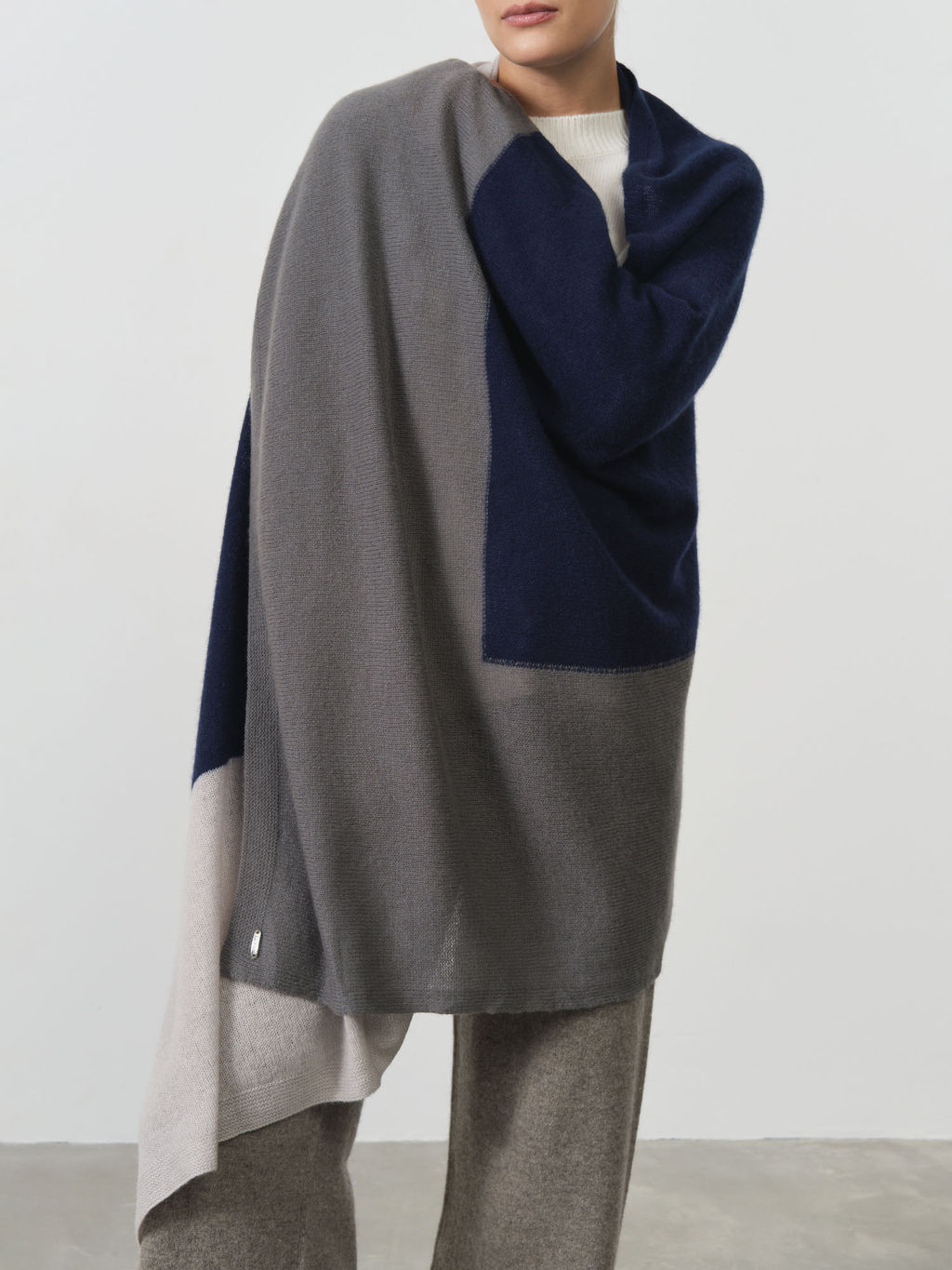 Палантин из кашемира 09090 синий