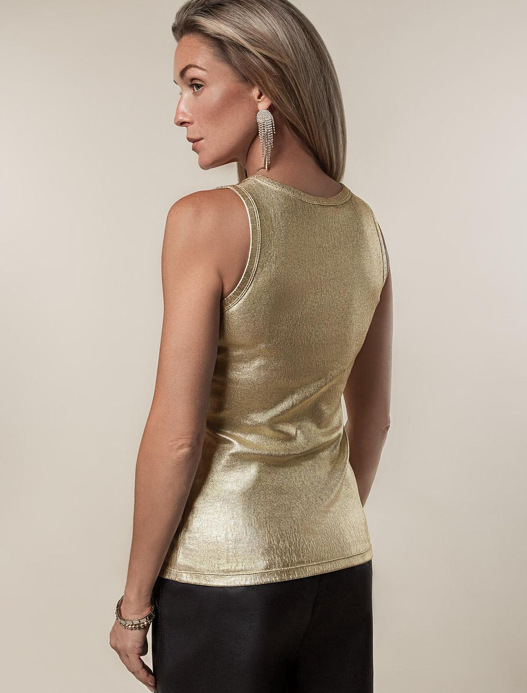 Топ из хлопка с эластаном в рубчик с матовым металлическим покрытием - Vilatte фото 3