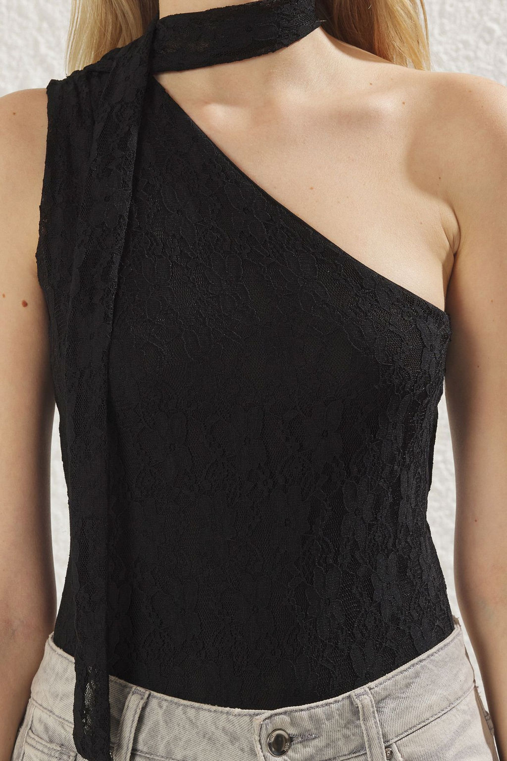 TRENDYOLMILLA Siyah Dantel Aksesuar Detayl? Regular/Normal Kal?p Tek Kol Orme Body TWOSS25BD00002  фото 3