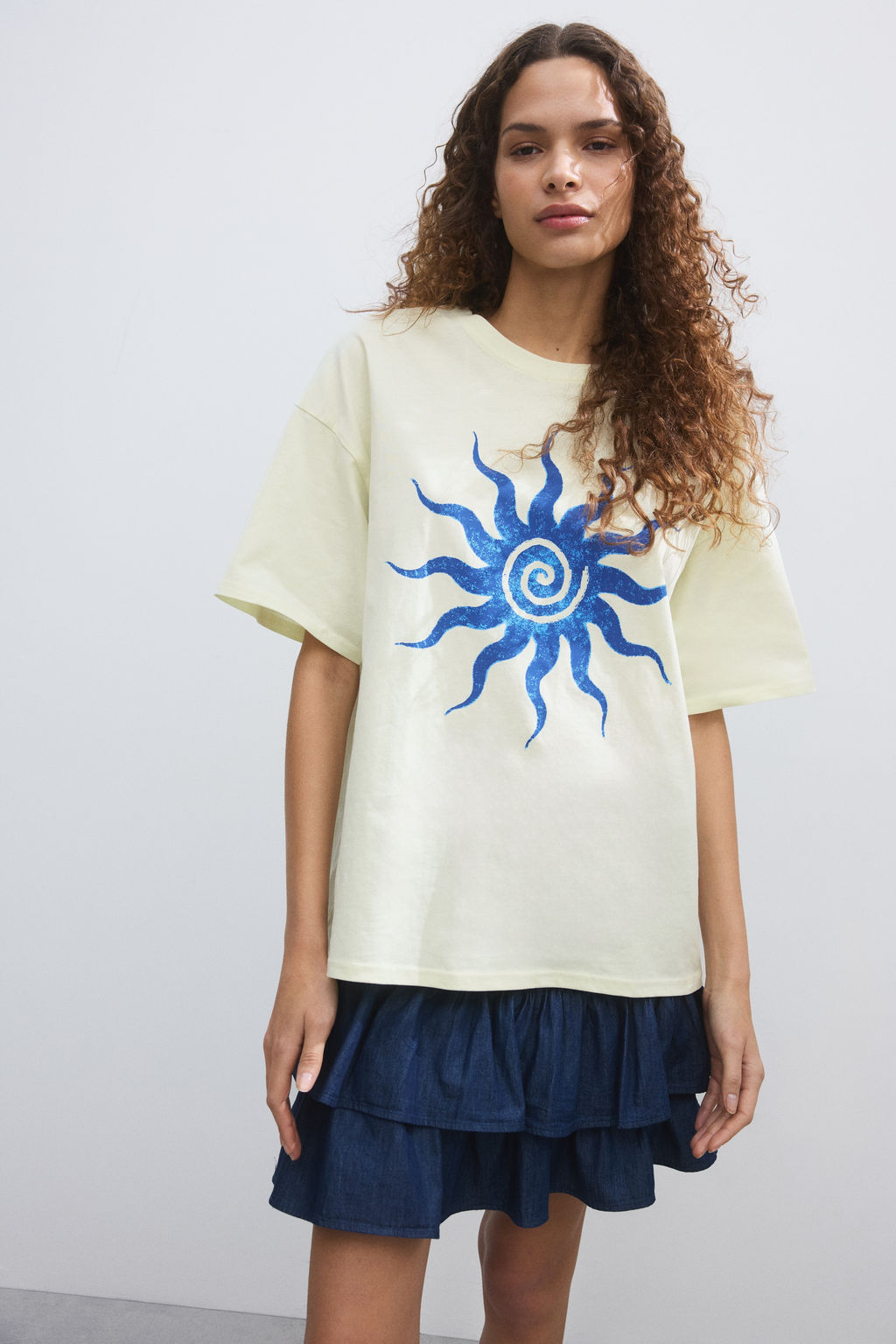 Camiseta oversize con motivo estampado - H&m фото 10