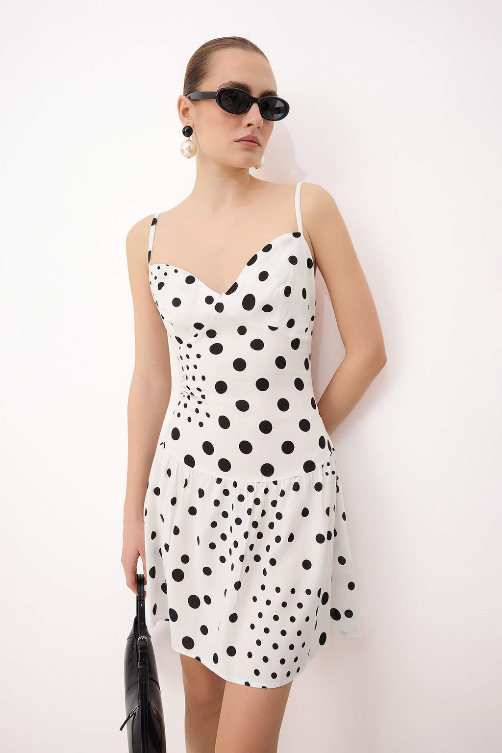 Siyah-Beyaz Puantiyeli Mini Dokuma Elbise TWOSS26EL00324 - Trendyolmilla фото 2