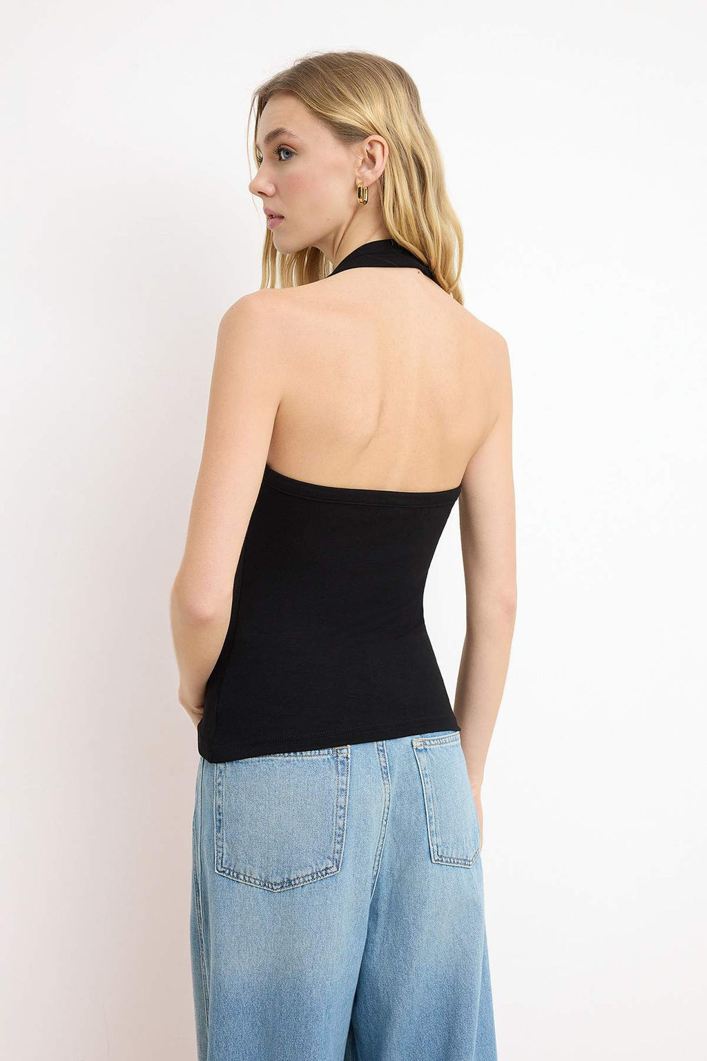 Siyah Fitted/Vucuda Oturan Boyundan Baglamal? Crop Yumusak Orme Atlet TWOSS26AL00016 - Trendyolmilla фото 4