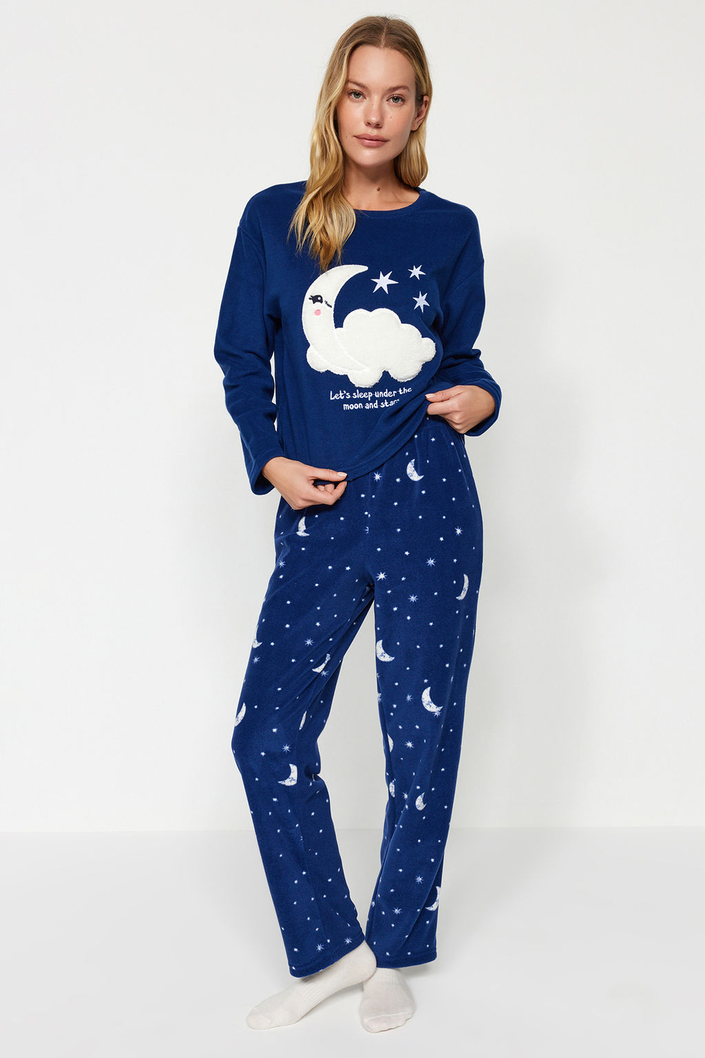Trendyolmilla Lacivert Galaksi Desenli Polar K?sl?k Orme Pijama Tak?m? THMAW24PT00027