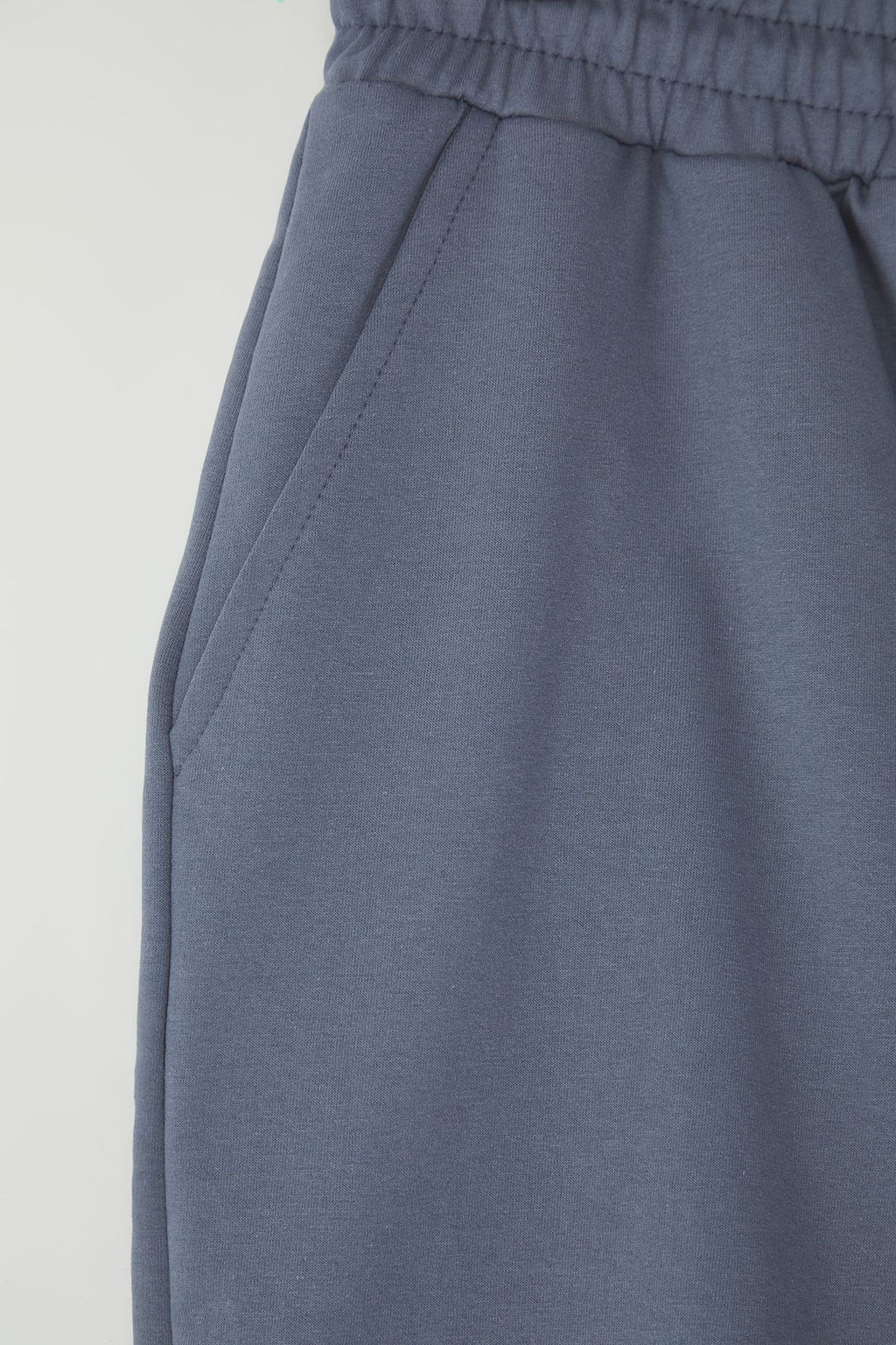 TRENDYOL MAN Basic Siyah Oversize/Genis Kesim Lastik Belli Bagc?kl? Sort TMNSS22SR0257 - Trendyolmilla фото 6