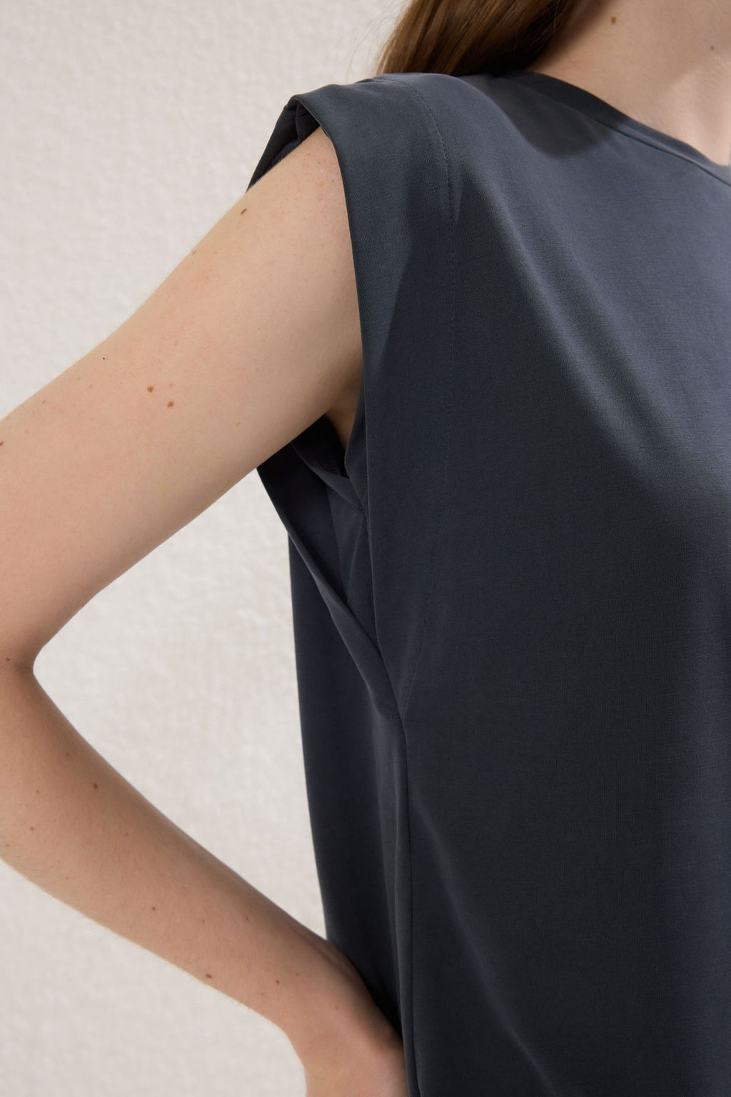 Antrasit More Sustainable Modal Ay Kol Regular Kesim Bisiklet Yaka Orme T-Shirt TWOSS25TS00001