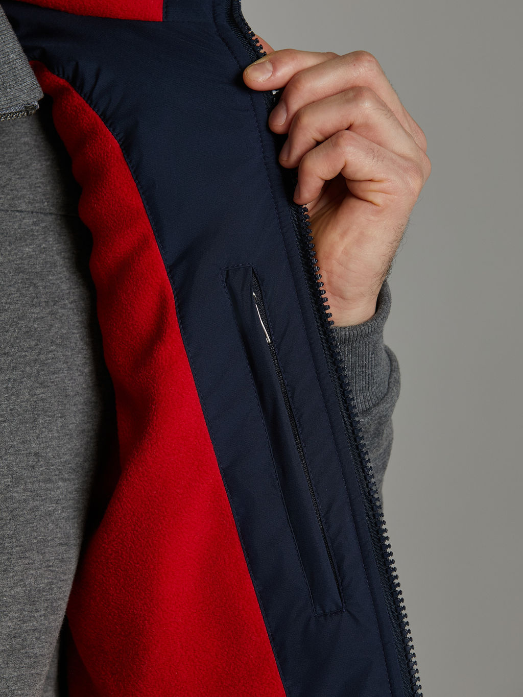 Жилеты утепленные мужские RUSSIA 98M-RT-1778/1