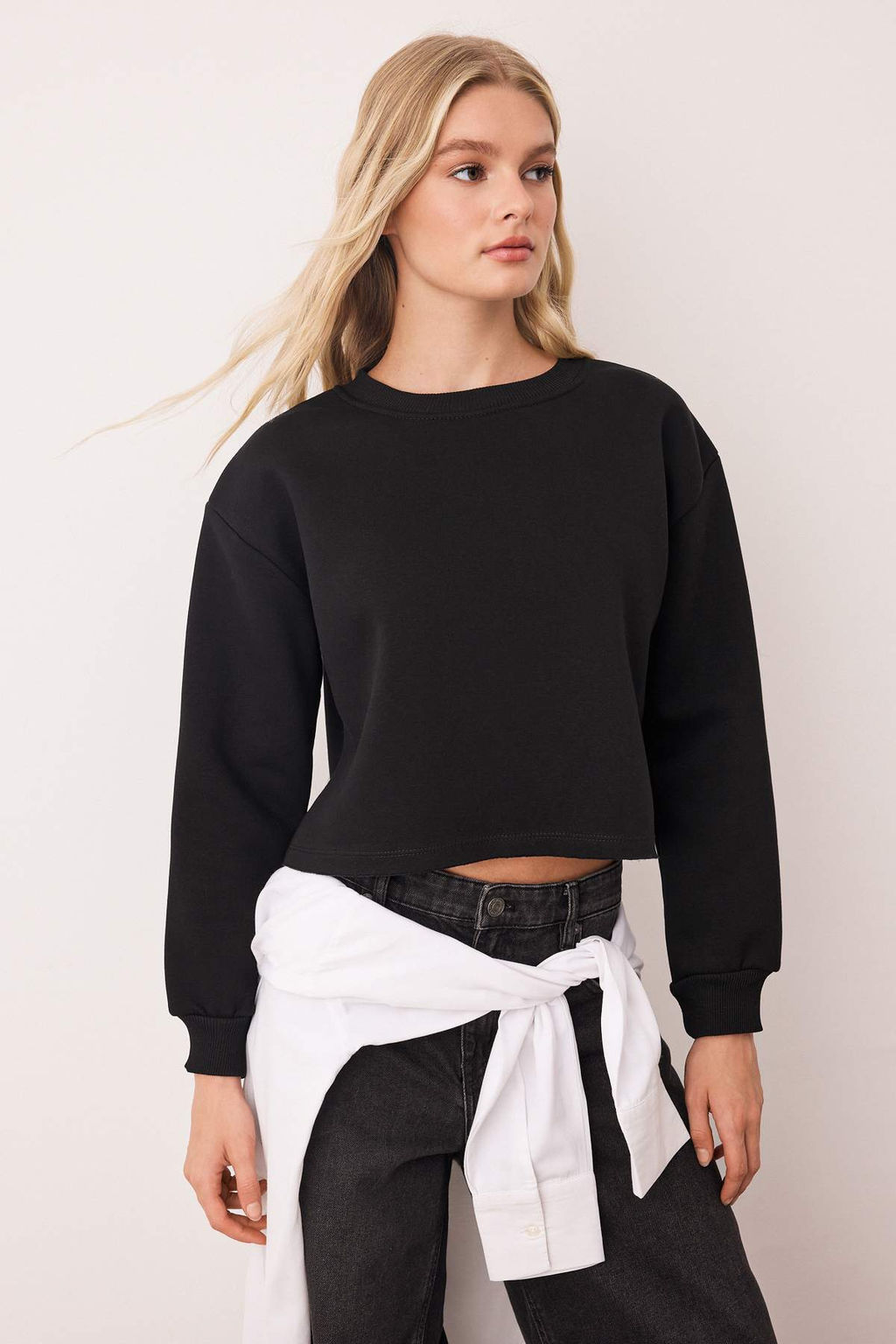 Ekru Kal?n Ici Polarl? Bisiklet Yaka Crop Orme Sweatshirt TWOAW26SW00093 - Trendyolmilla фото 5