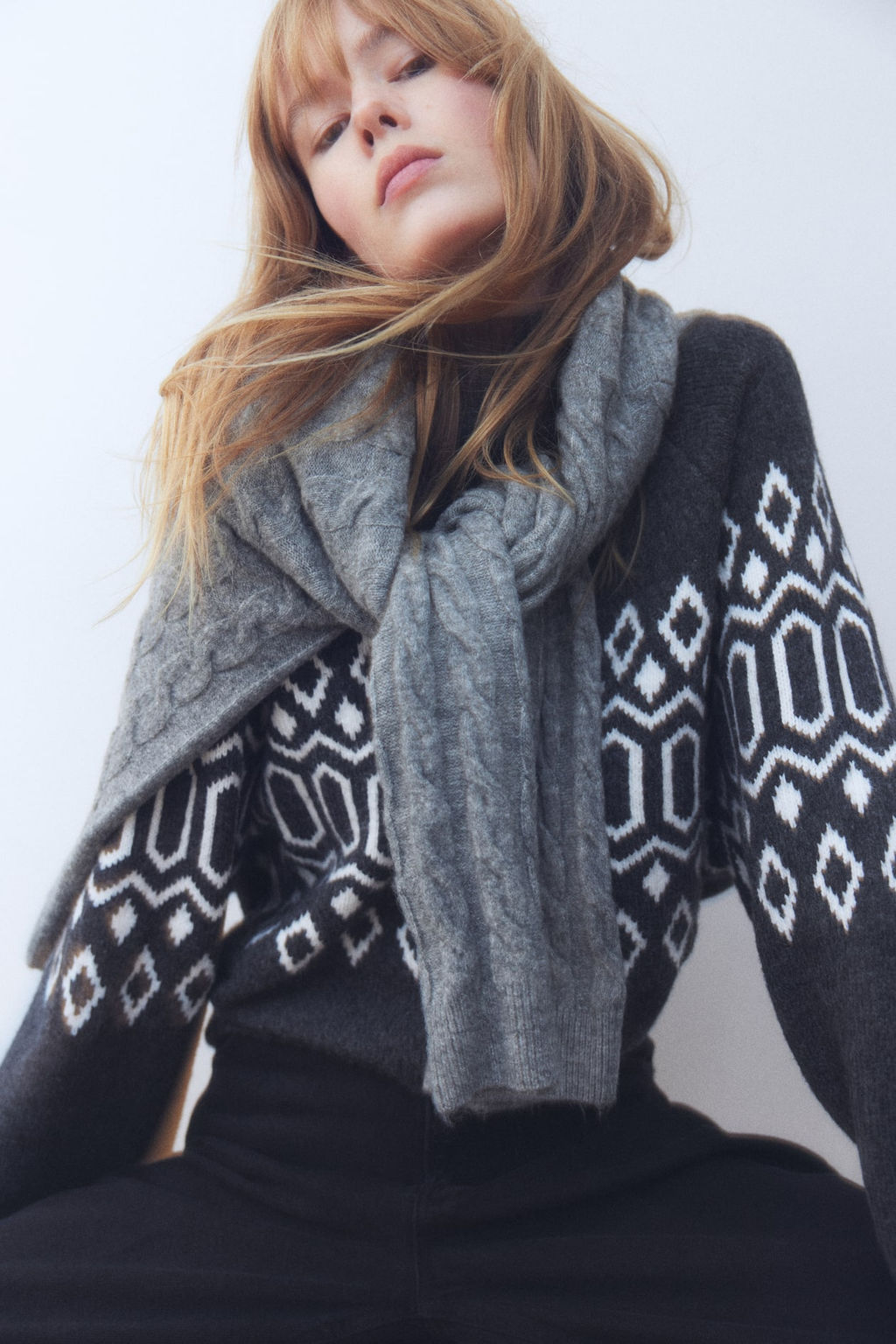 Jersey en punto jacquard con cuello perkins
