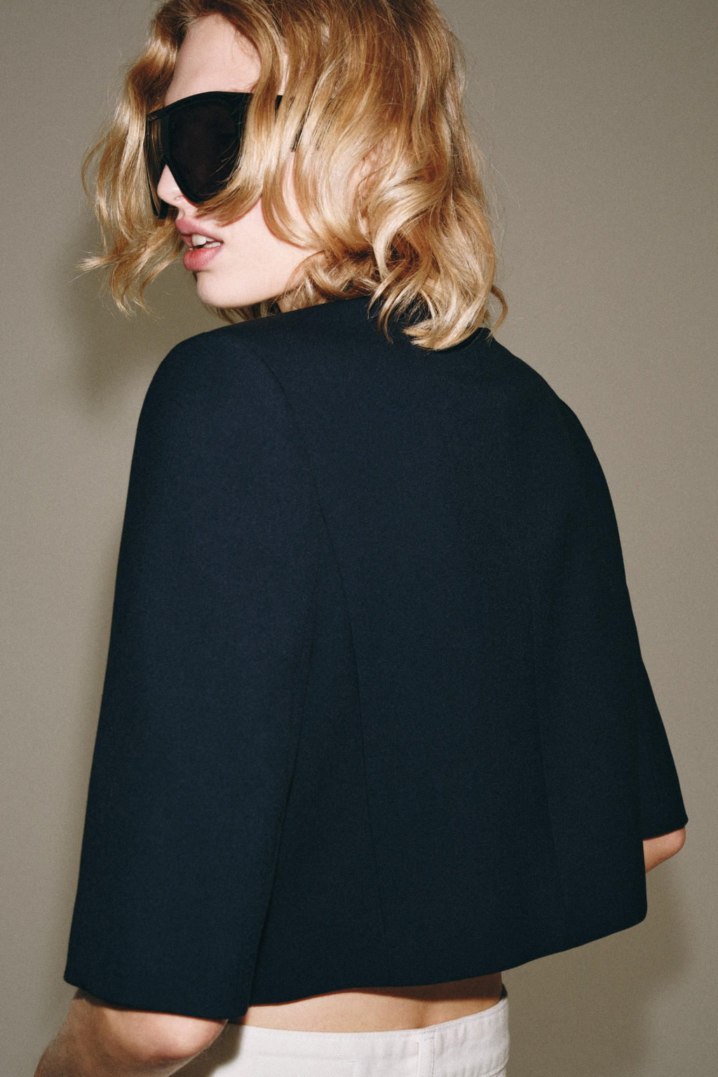 BLAZER CROPPED MANGA CORTA ZW COLLECTION / Marino - Zara фото 4
