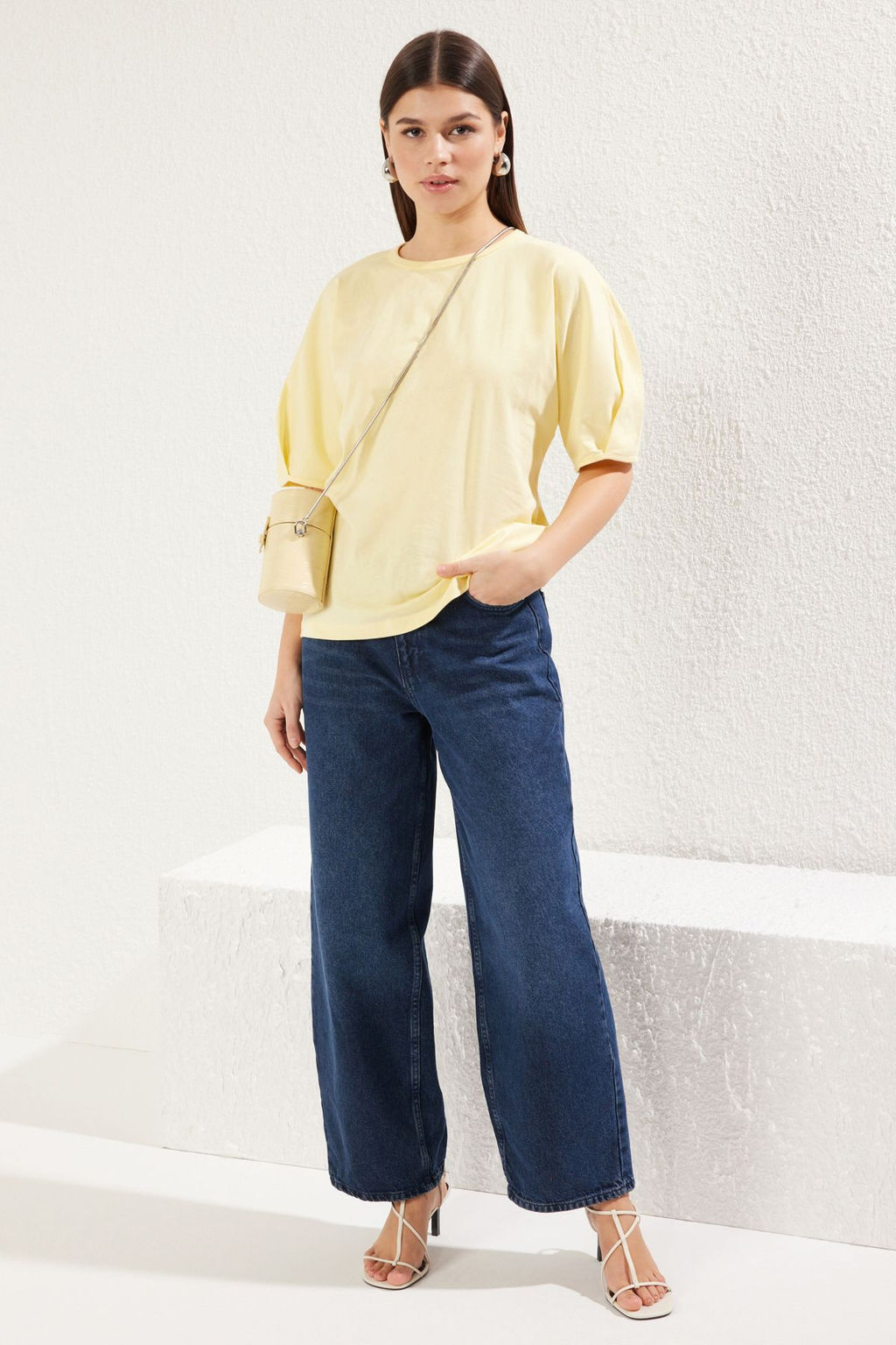 TRENDYOLMILLA Ac?k Sar? %100 Pamuk Balon Kol Oversize/Genis Kesim Orme T-Shirt TWOSS25TS00041  фото 12