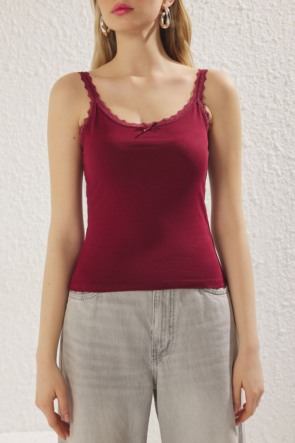 Trendyolmilla Pembe Fitted/Vucuda Oturan Dantel ve Fiyonk Detayl? Esnek Orme Bluz TWOSS25BZ00150 фото 9