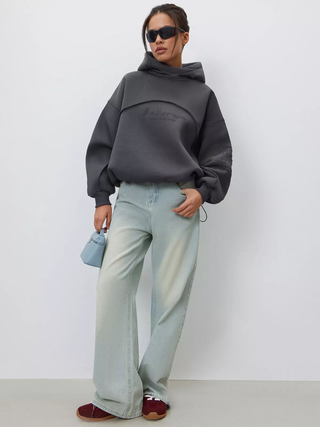 Утепленное худи с фигурными рельефами