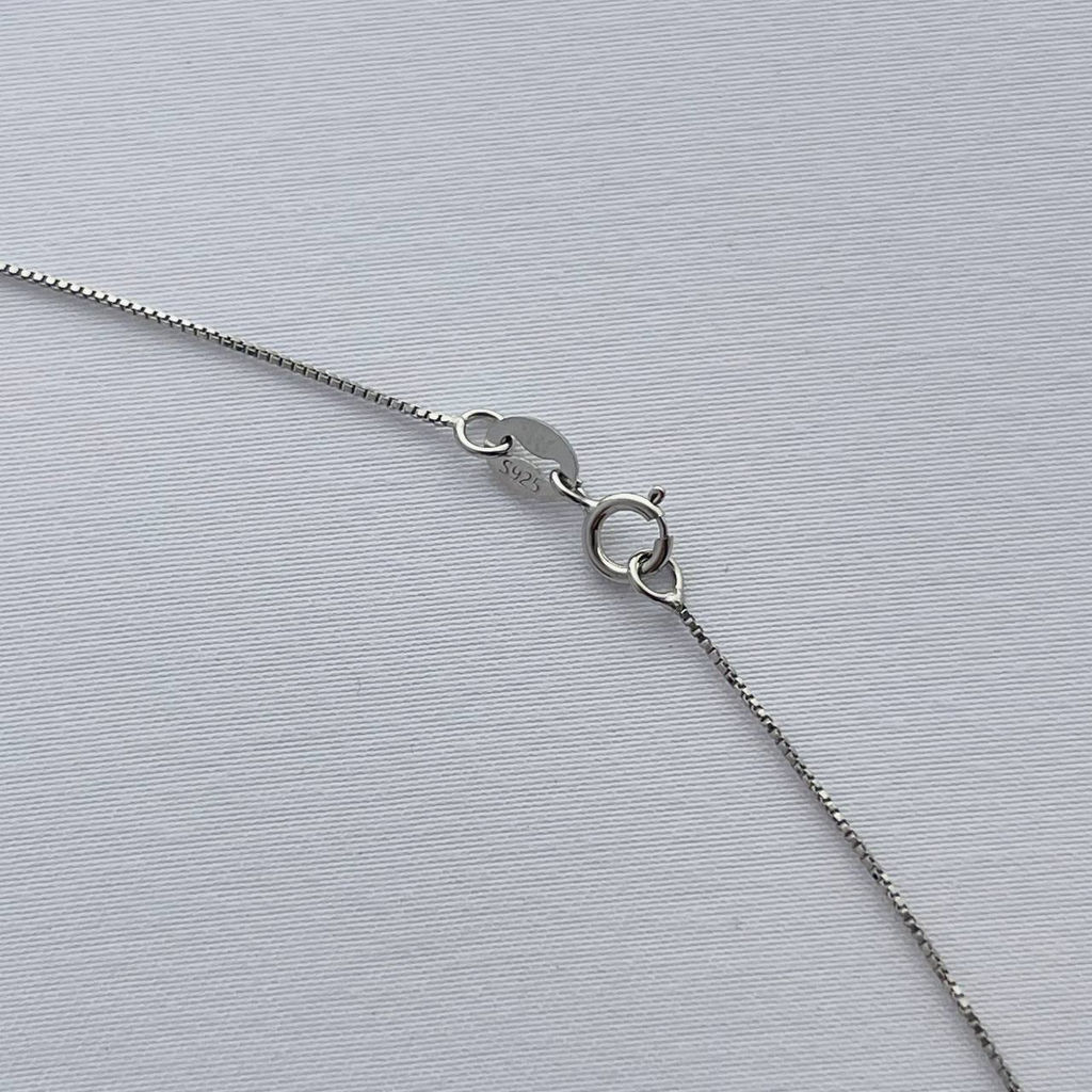 Кулон на цепочке из Солнечного камня