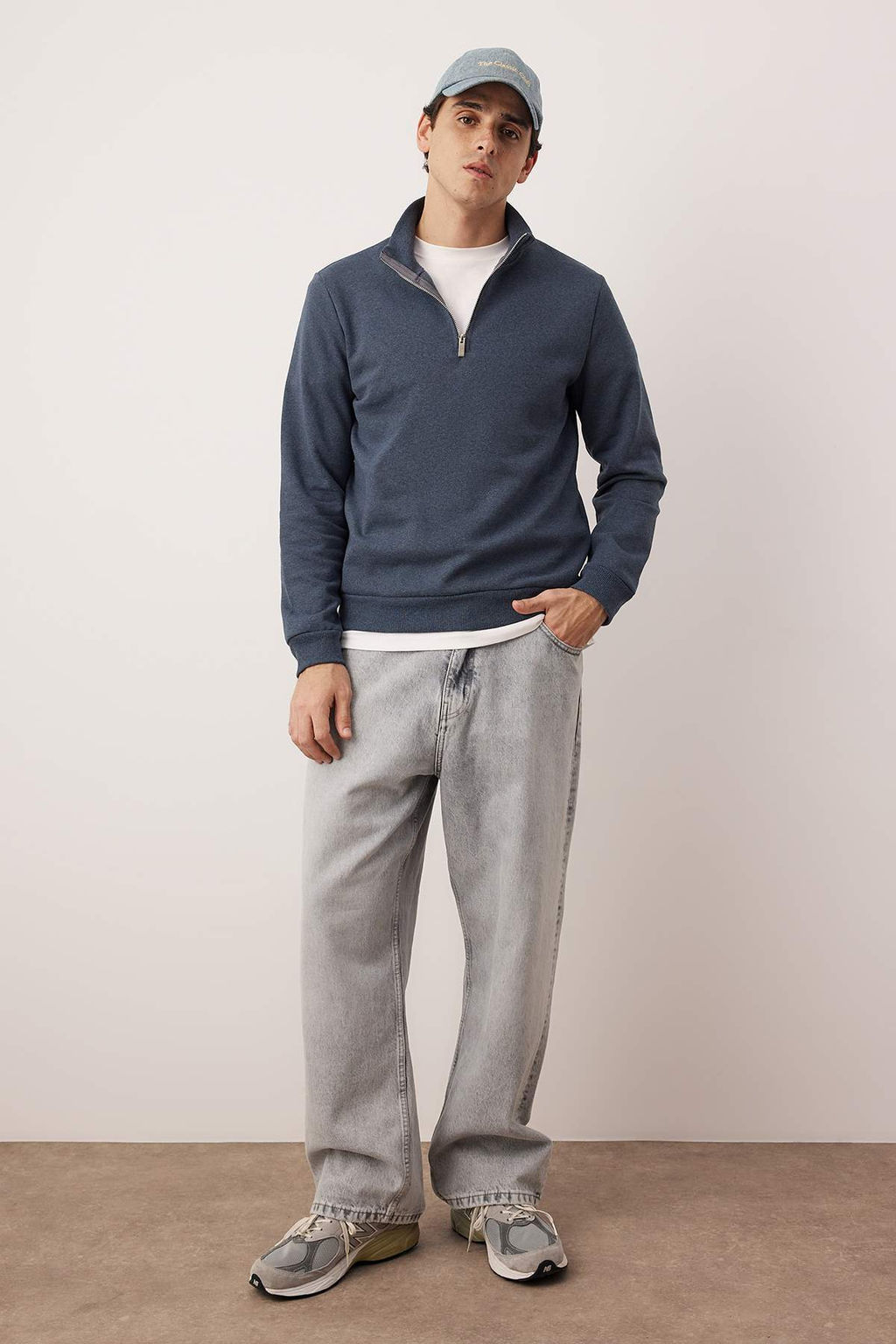 Siyah Regular/Normal Kesim Dik Yaka Kal?n Ici Polarl? Sweatshirt TMNAW26SW00021 - Trendyolmilla фото 16