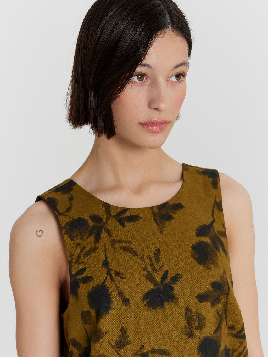 Платье женское хаки с цветочным принтом - Mark formelle фото 6