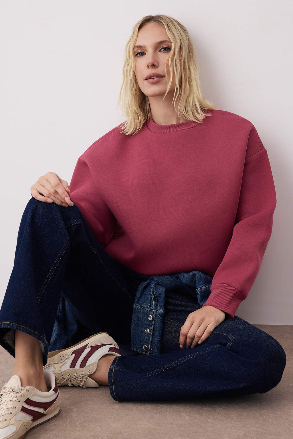 Gul Kurusu Oversize/Rahat Kesim Bisiklet Yaka Kal?n/Ici polarl? Orme Sweatshirt TWOAW24SW00102