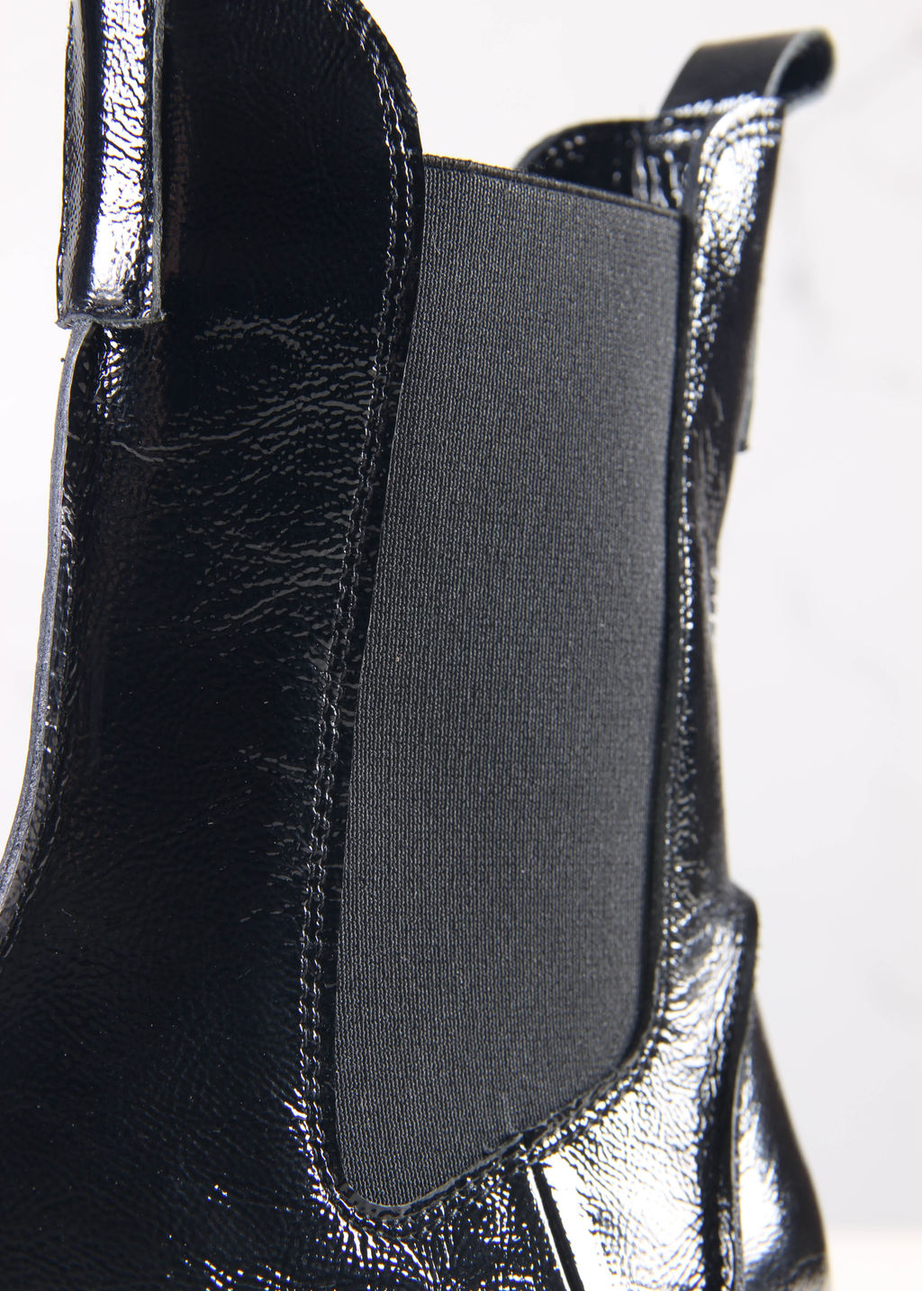 Челси 370.чанкиbl. Черный наплак/Мех