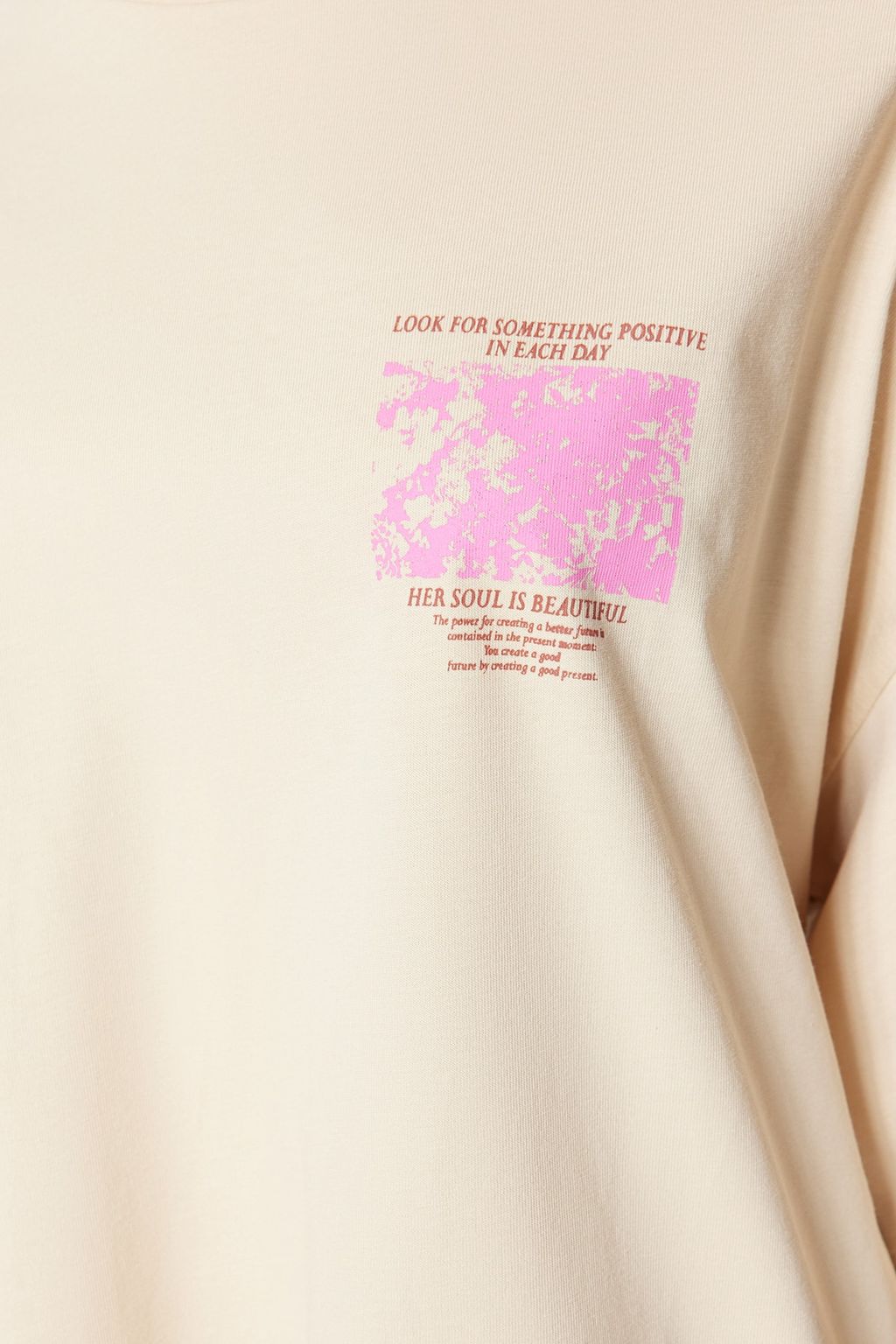 Premium Tas %100 Kal?n Pamuklu On ve Arka Bask?l? Oversize/Genis Kal?p Orme T-Shirt TWOSS23TS00269