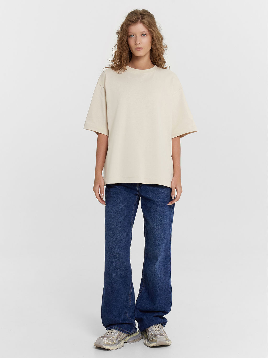 Футболка женская бежевая оверсайз