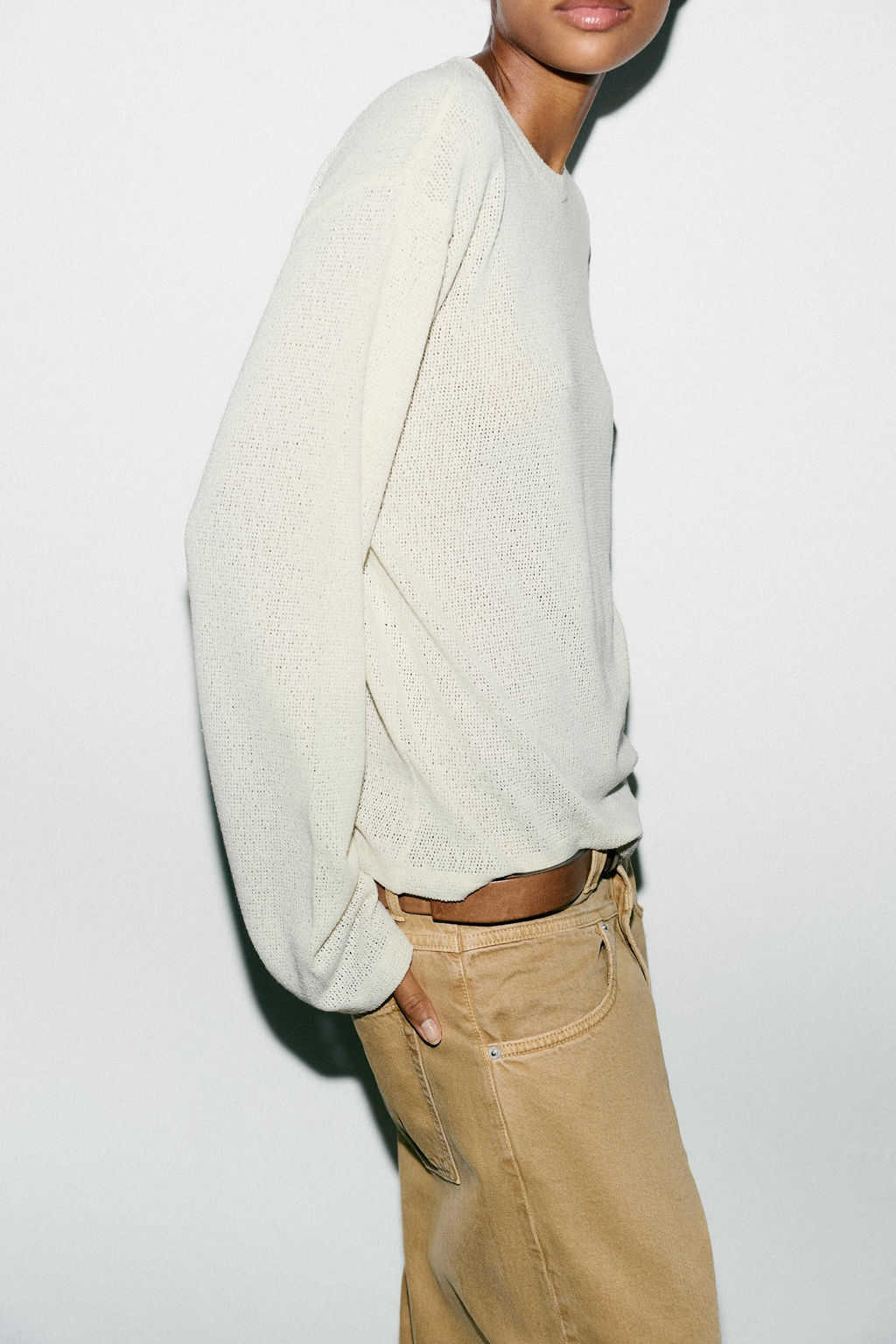 CUT-OUT KNIT TOP