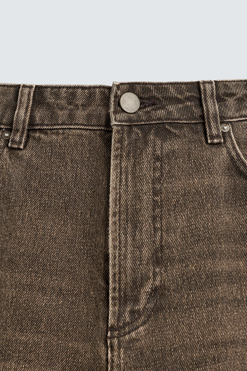 JEANS RELAXED FIT ACABADO EFECTO ENCERADO / Marr?n - Zara фото 9