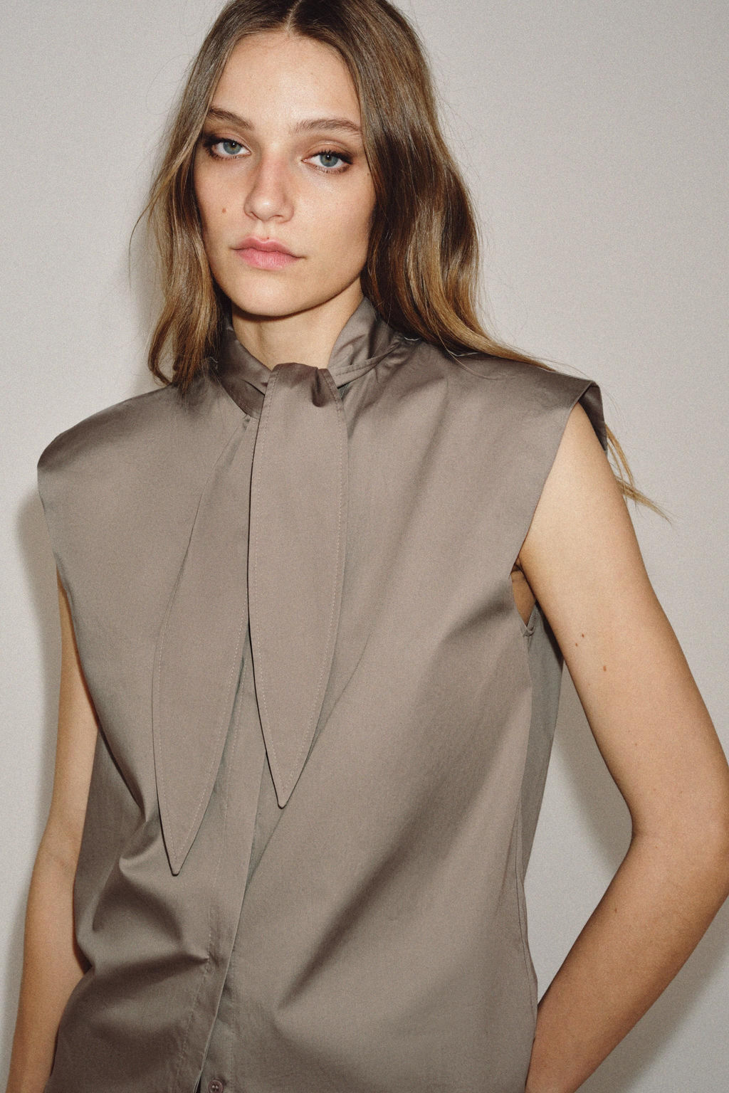 CAMISA RAYAS LAZADAS ZW COLLECTION / Gris - Zara фото 2