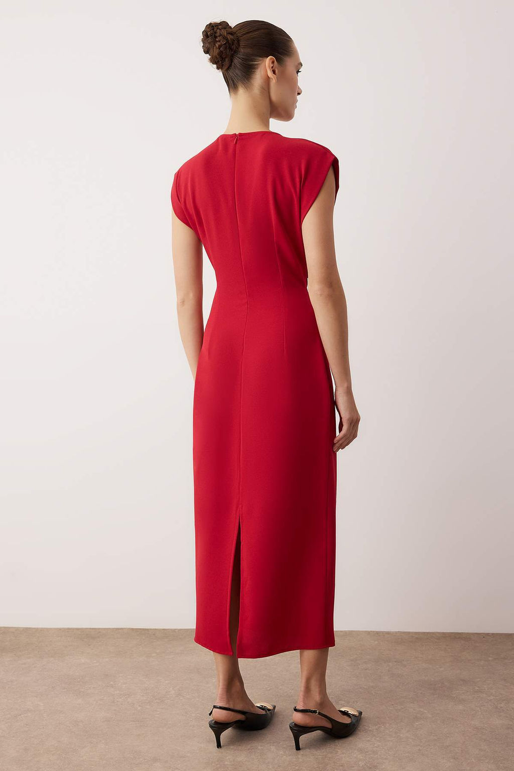 K?rm?z? Duz Aksesuar Detayl? Midi Dokuma Elbise TWOAW26EL00235 - Trendyolmilla фото 4